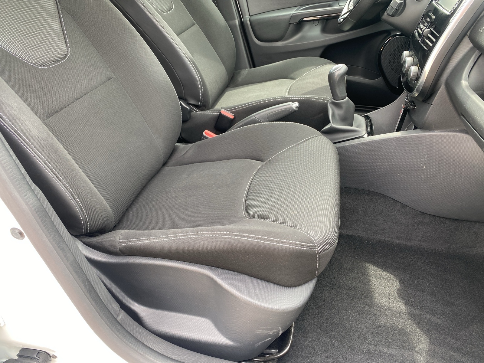 RENAULT Clio 0.9 12V Expression-image-11