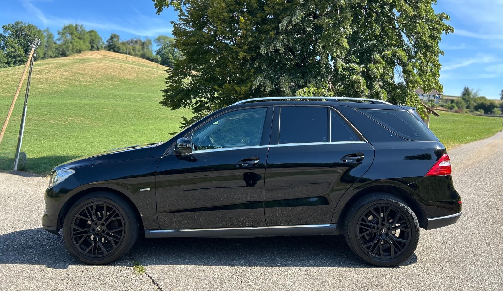 MERCEDES-BENZ ML 250 BlueTEC Edition 4Matic 7G-Tronic-showroom-element-1