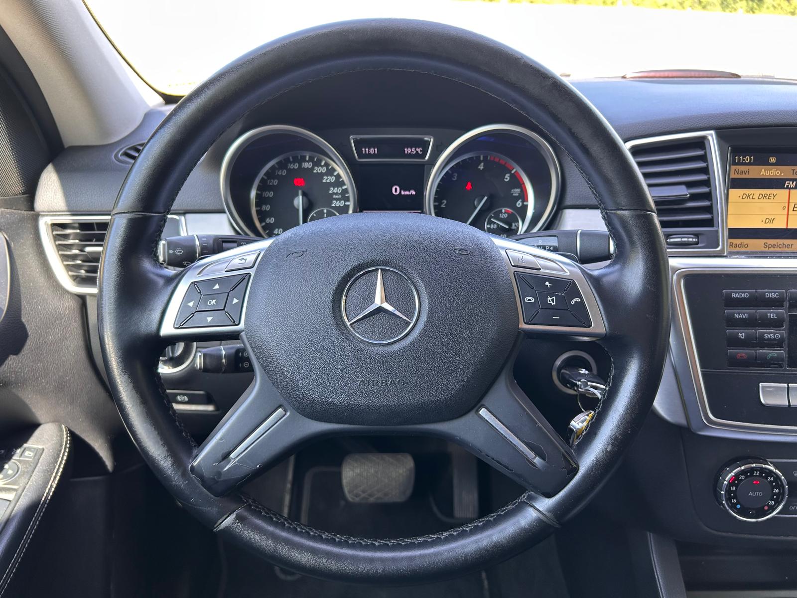 MERCEDES-BENZ ML 250 BlueTEC Edition 4Matic 7G-Tronic-image-18