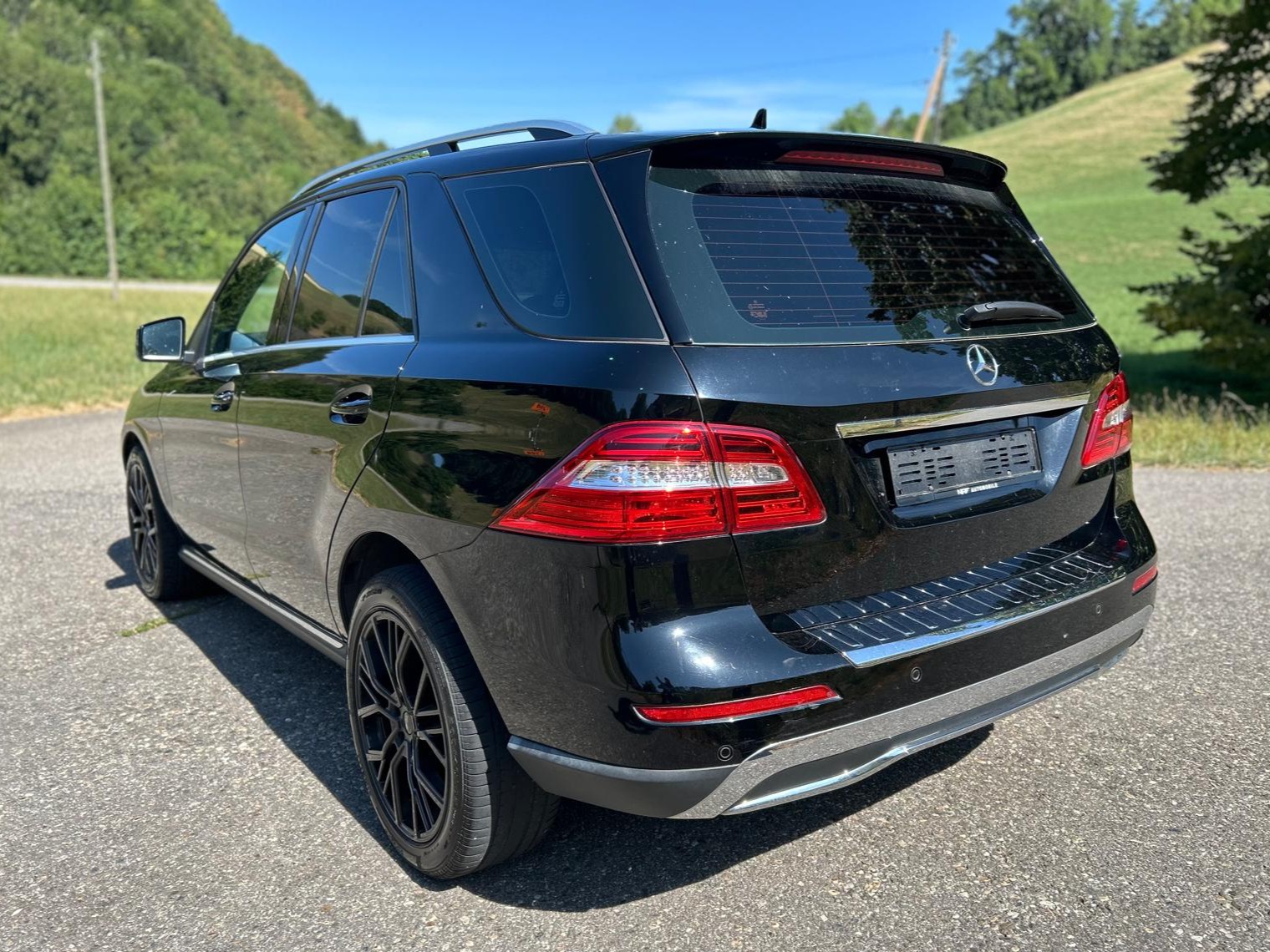 MERCEDES-BENZ ML 250 BlueTEC Edition 4Matic 7G-Tronic-showroom-element-2