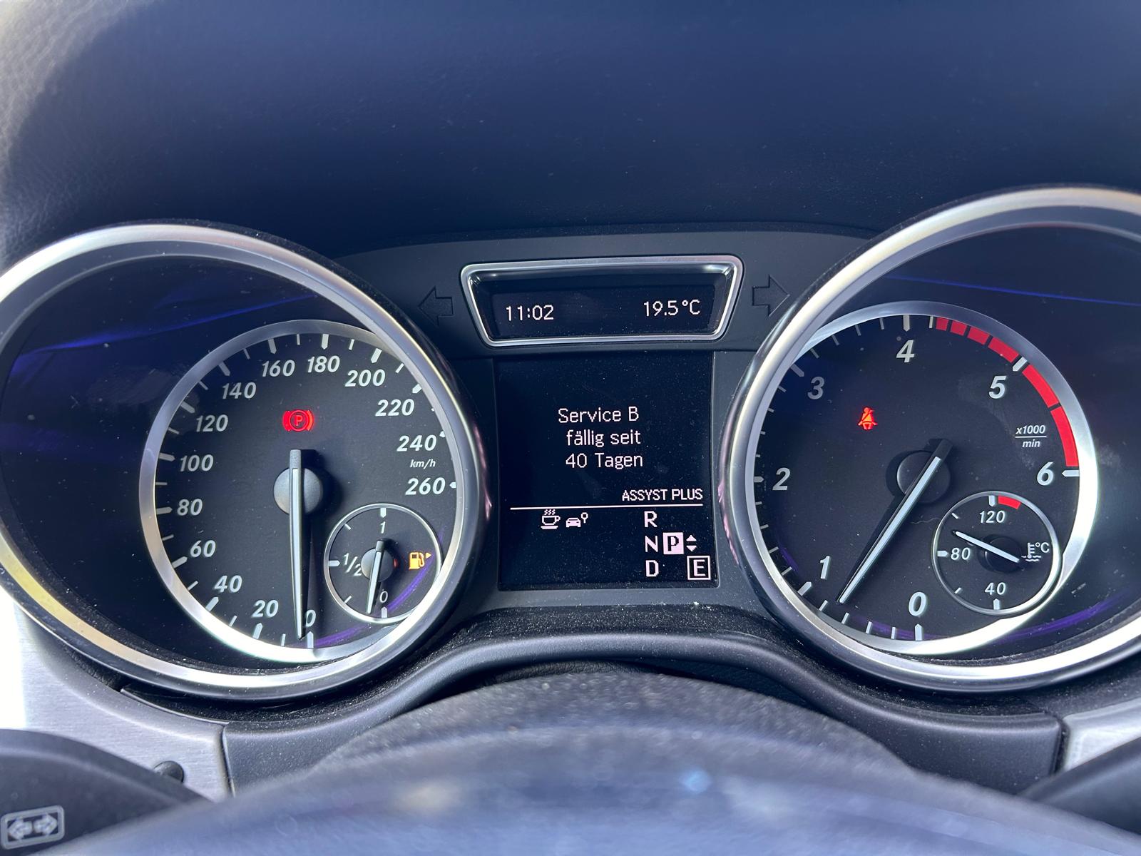 MERCEDES-BENZ ML 250 BlueTEC Edition 4Matic 7G-Tronic-image-22