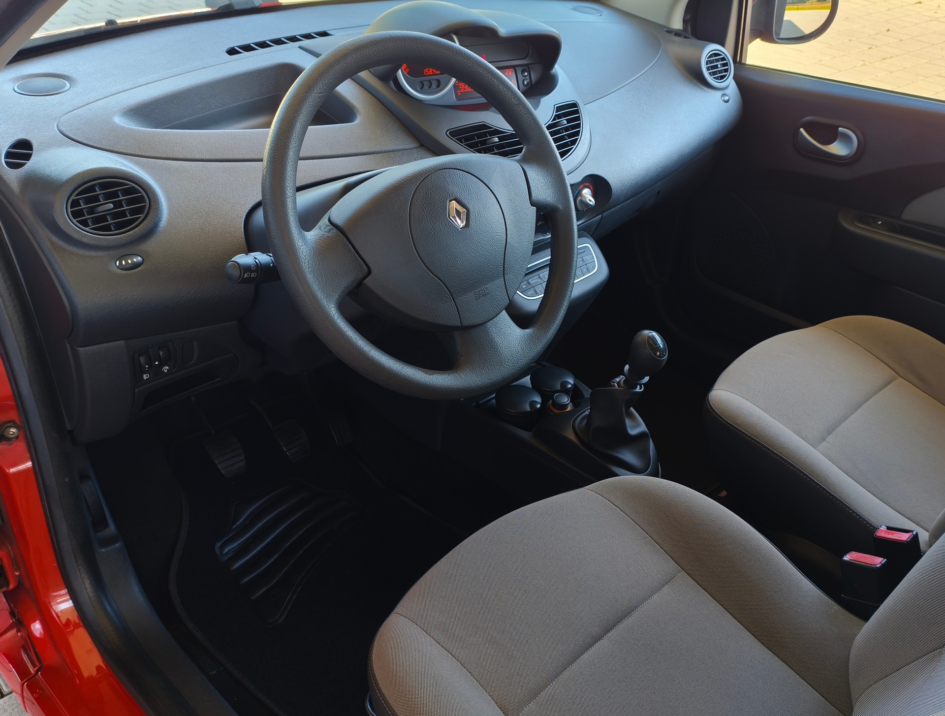 RENAULT Twingo 1.2 Authentique-image-5