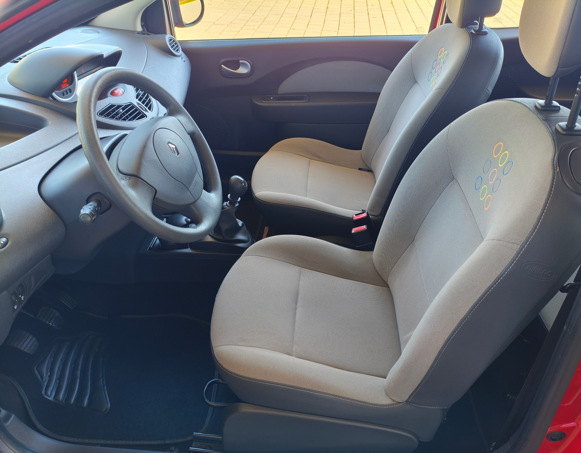RENAULT Twingo 1.2 Authentique-image-6