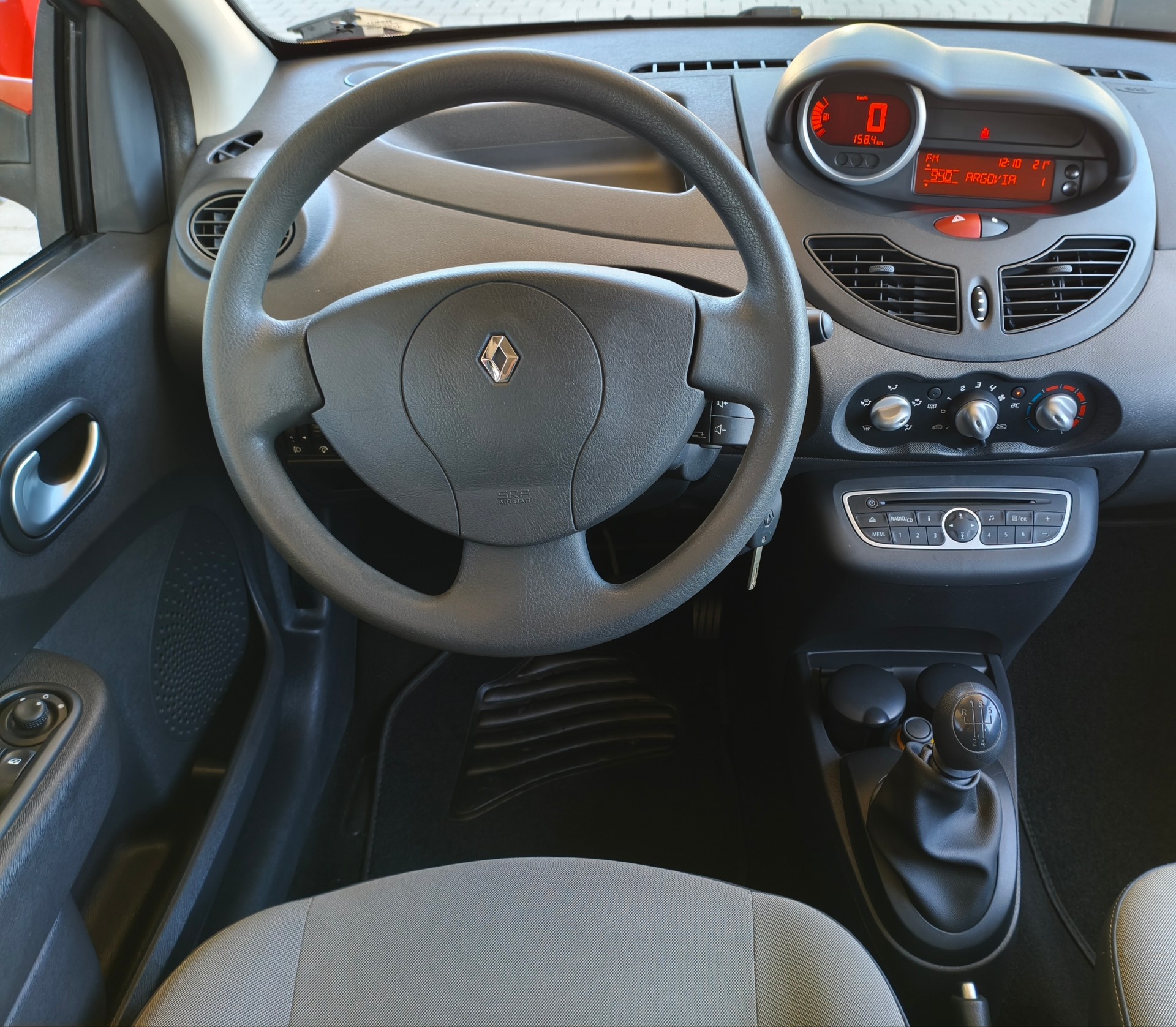 RENAULT Twingo 1.2 Authentique-image-8