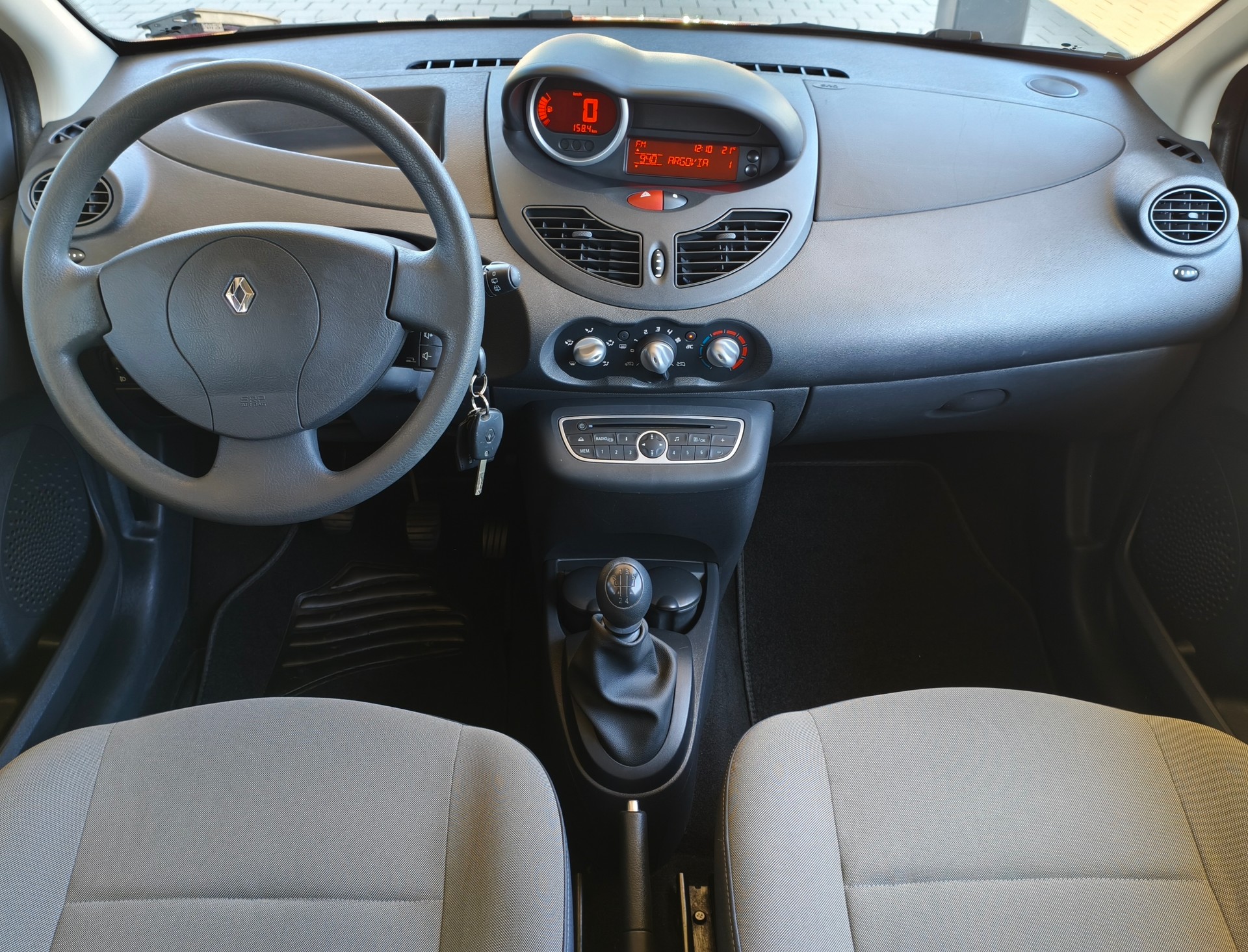 RENAULT Twingo 1.2 Authentique-image-7