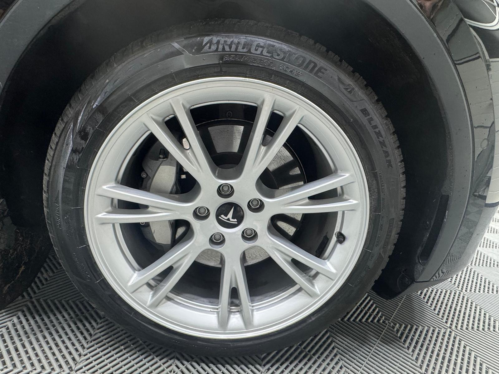 TESLA Model Y Long Range-image-24