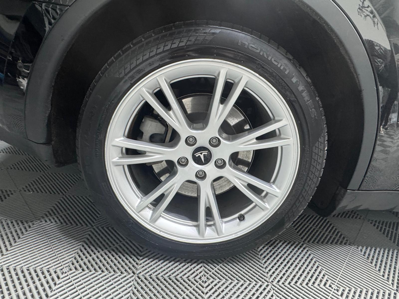 TESLA Model Y Long Range-image-25