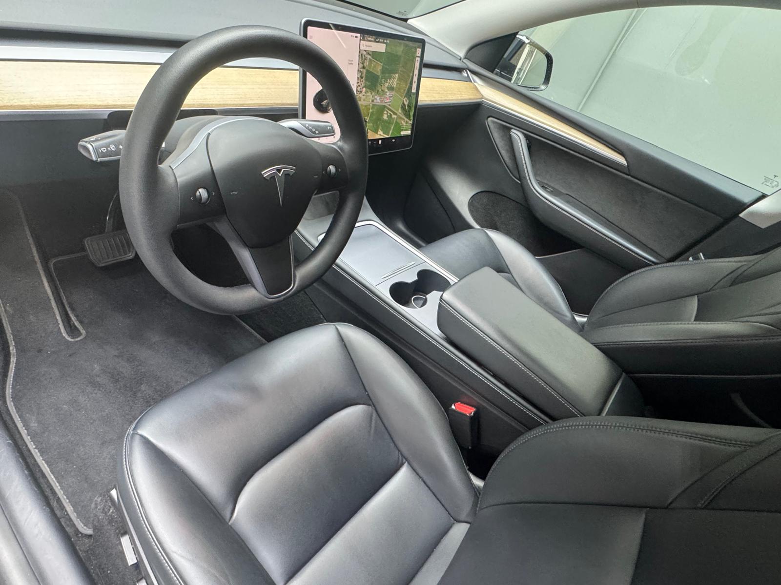 TESLA Model Y Long Range-image-1