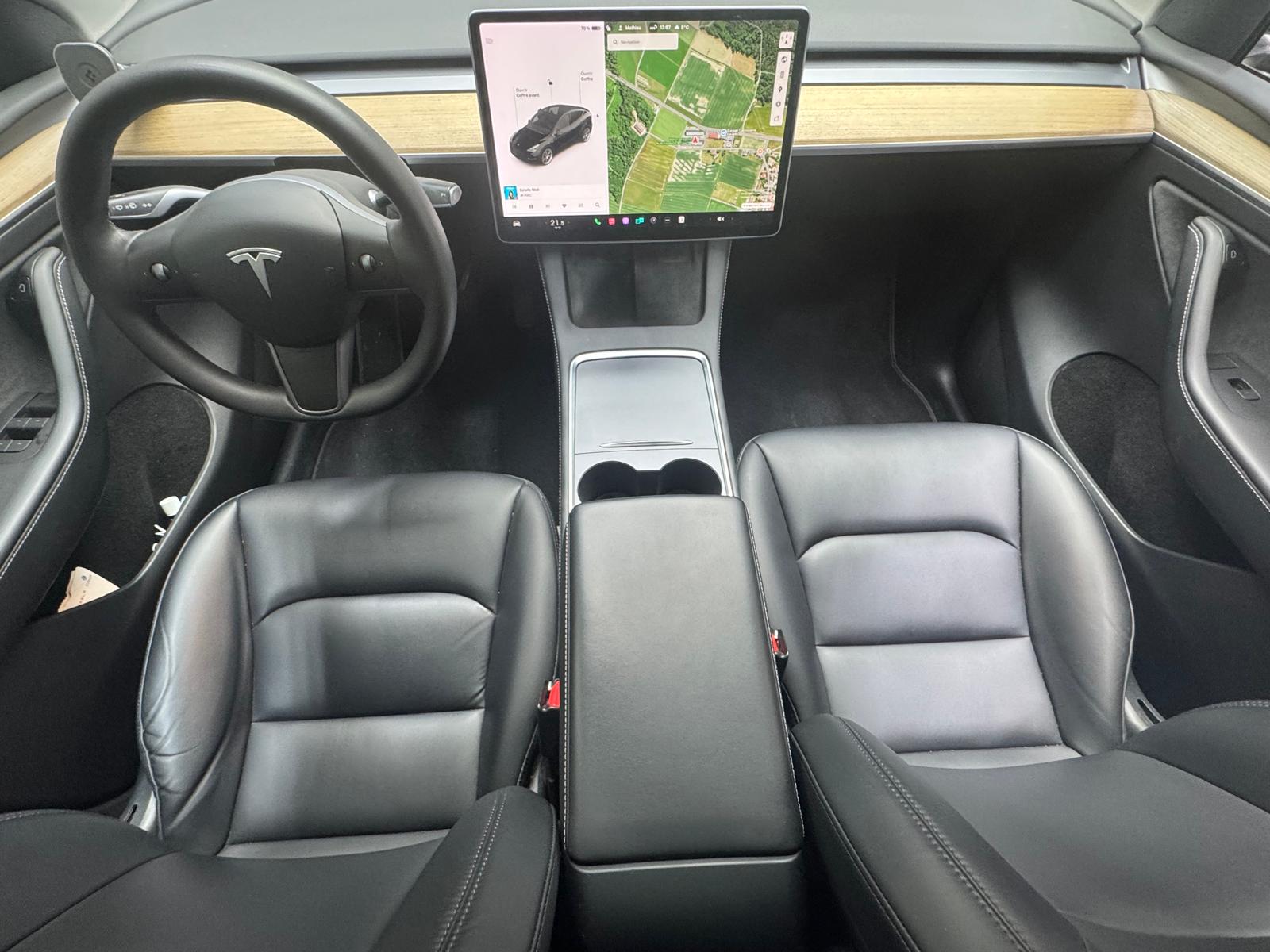 TESLA Model Y Long Range-image-12