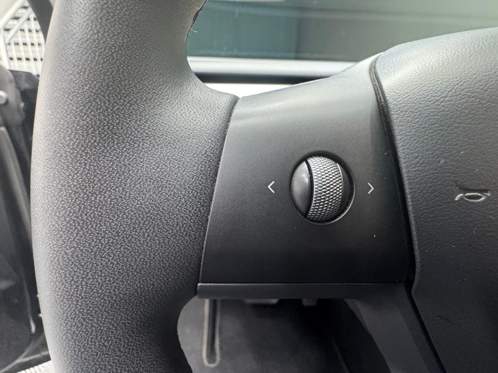 TESLA Model Y Long Range-image-16