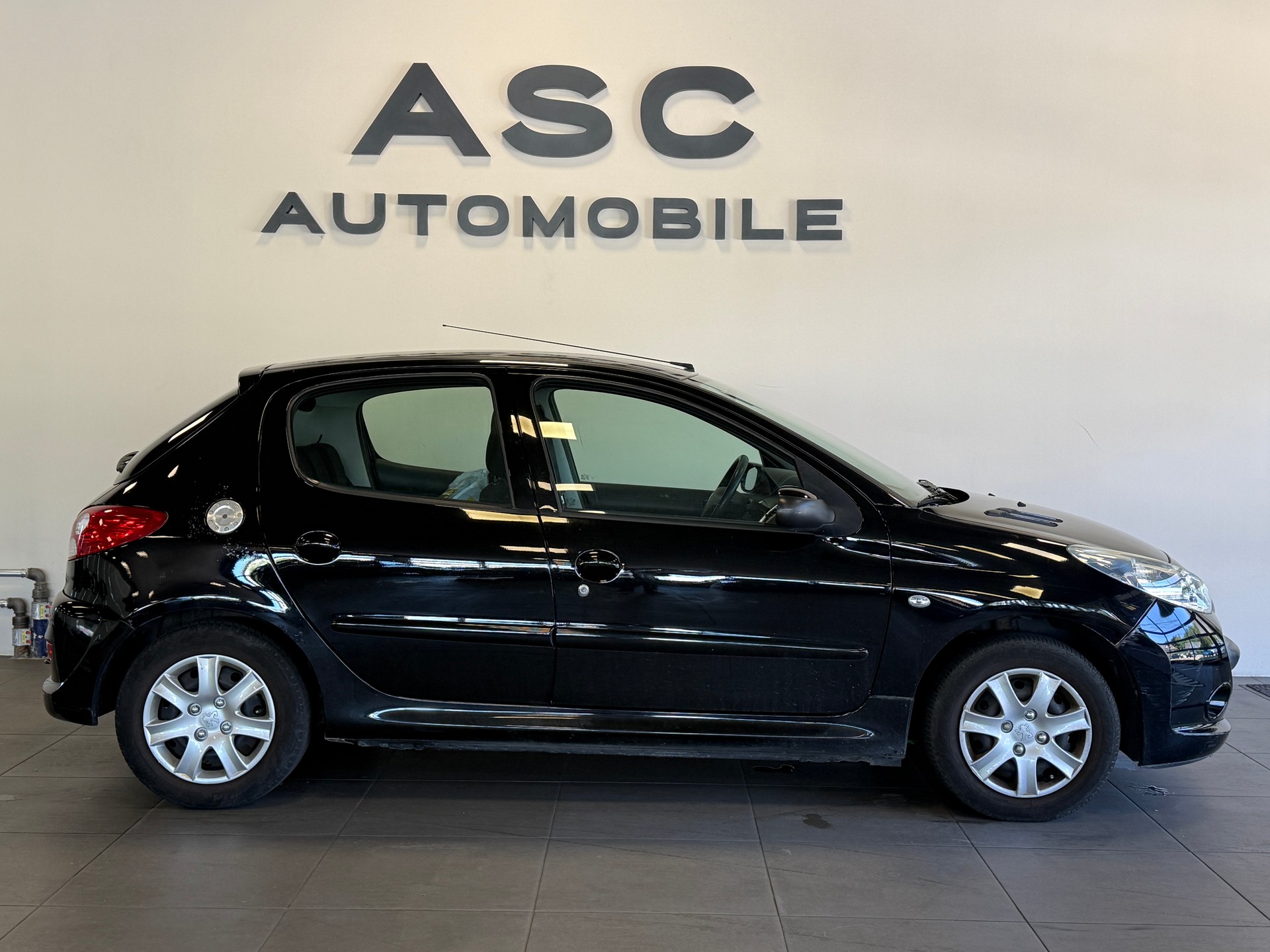 PEUGEOT 206+ 1.4 Trendy-showroom-element-1