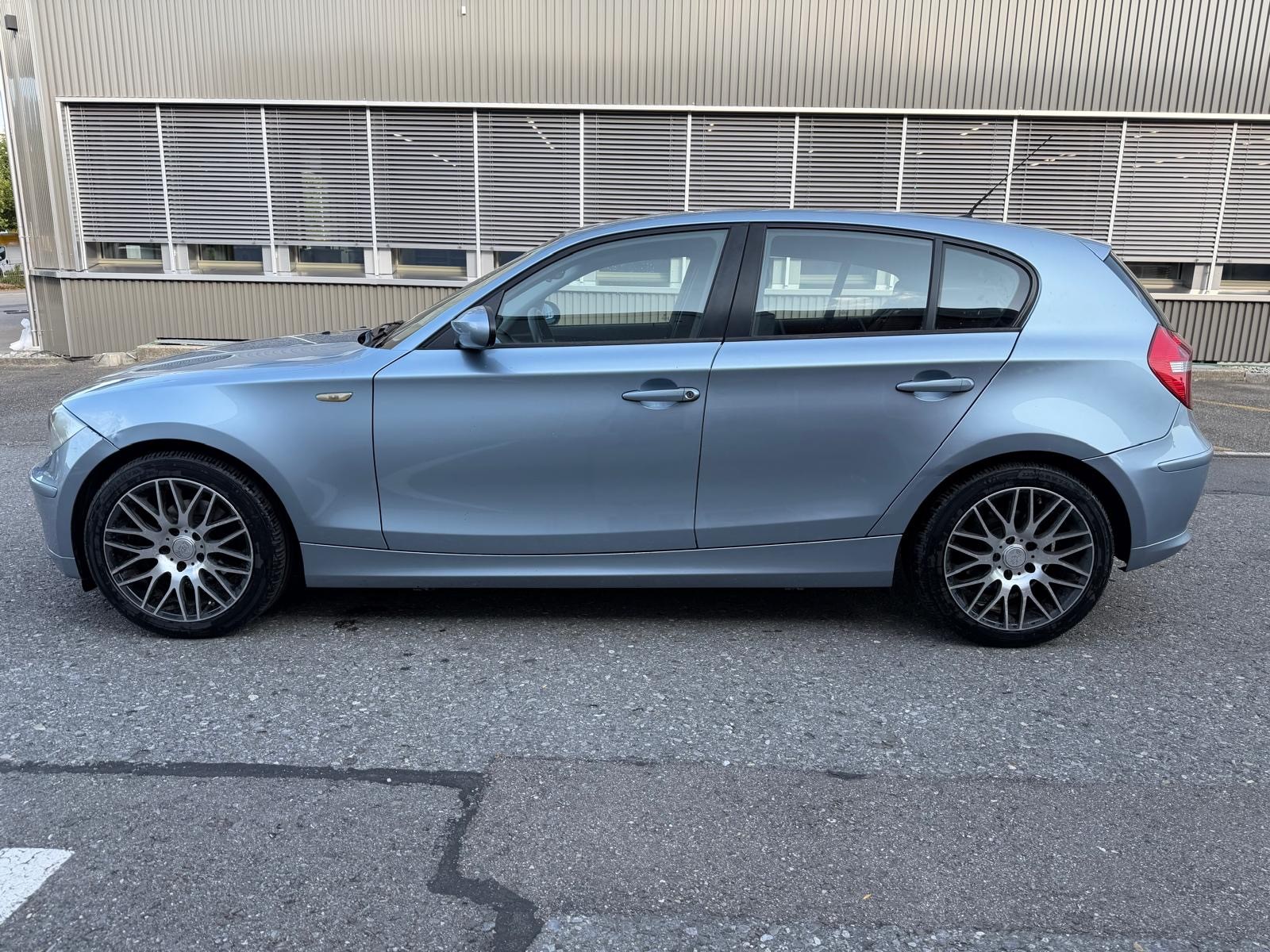 BMW 116i-image-3