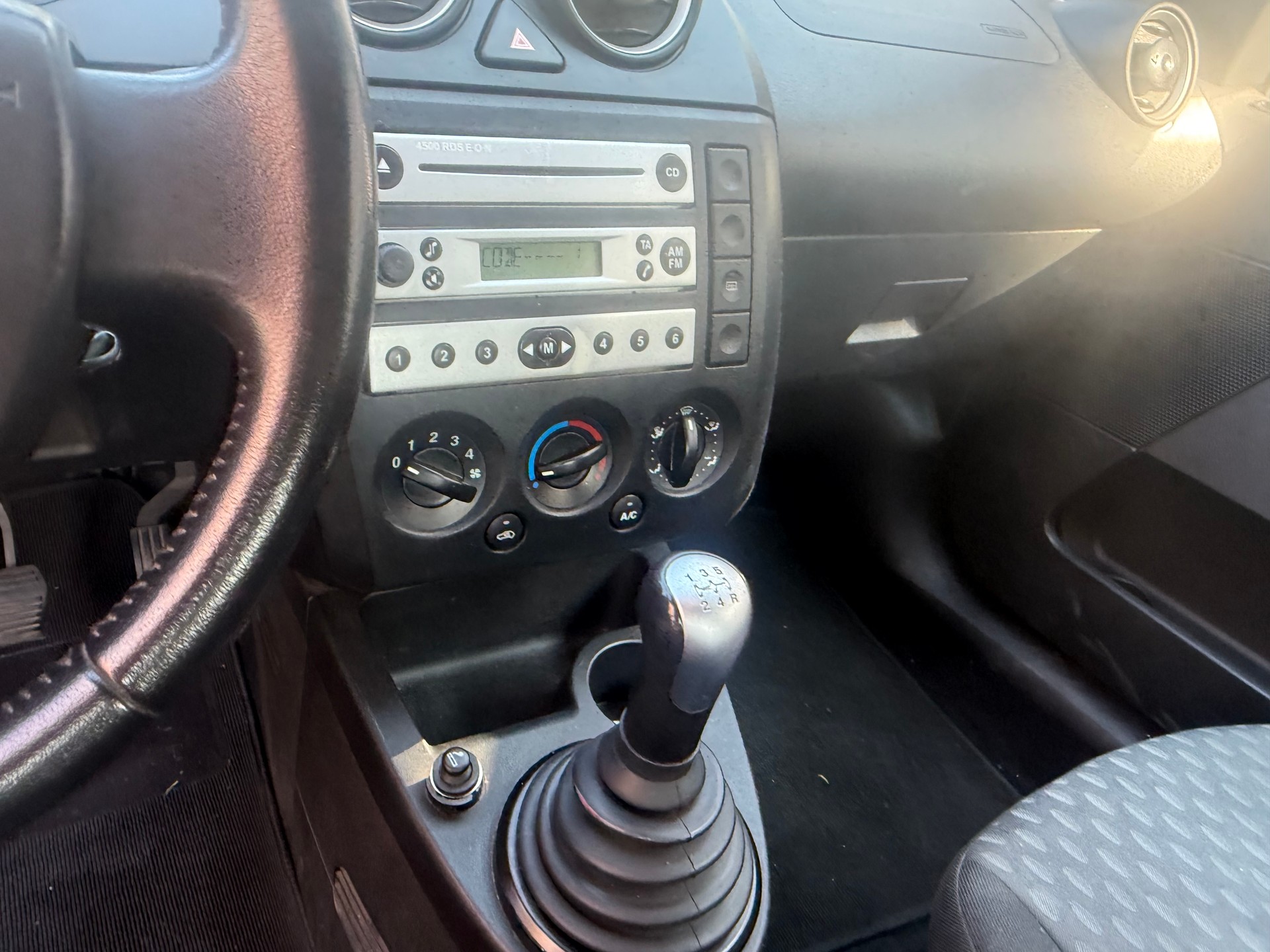 FORD Fiesta 1.6 16V Trend-image-6