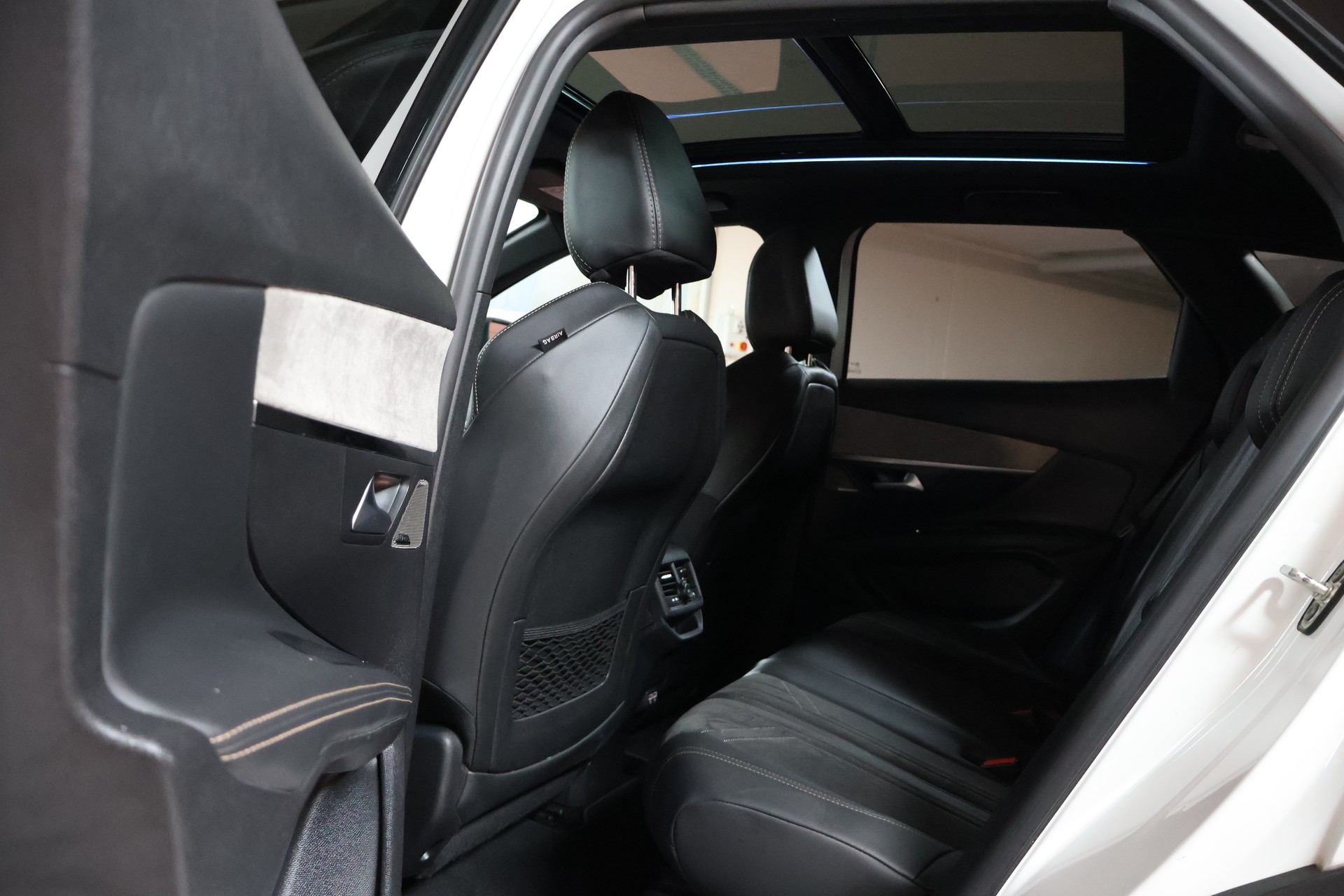 PEUGEOT 3008 1.6 PureTech GT Pack EAT8-image-18