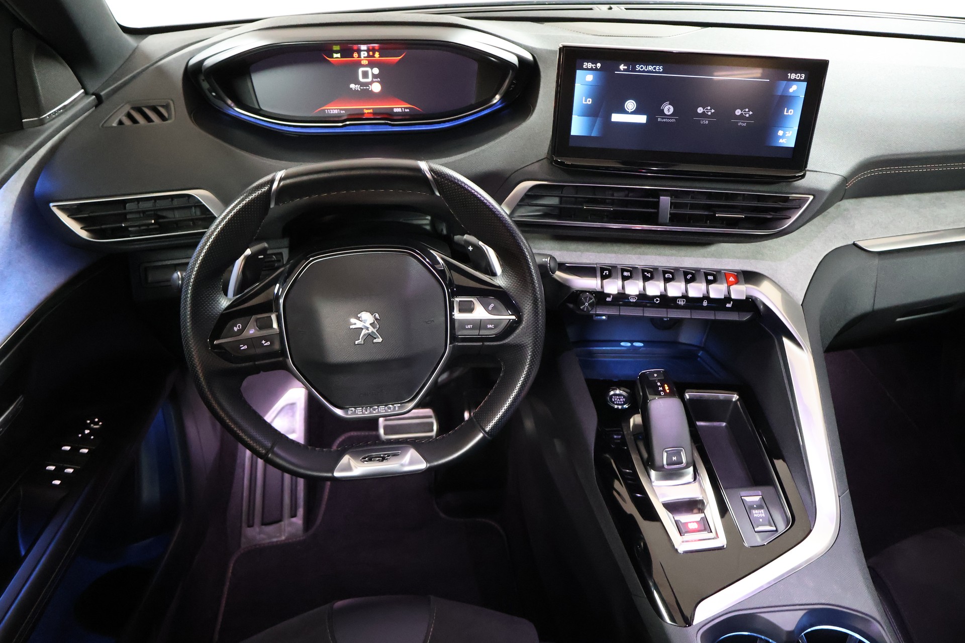 PEUGEOT 3008 1.6 PureTech GT Pack EAT8-image-8