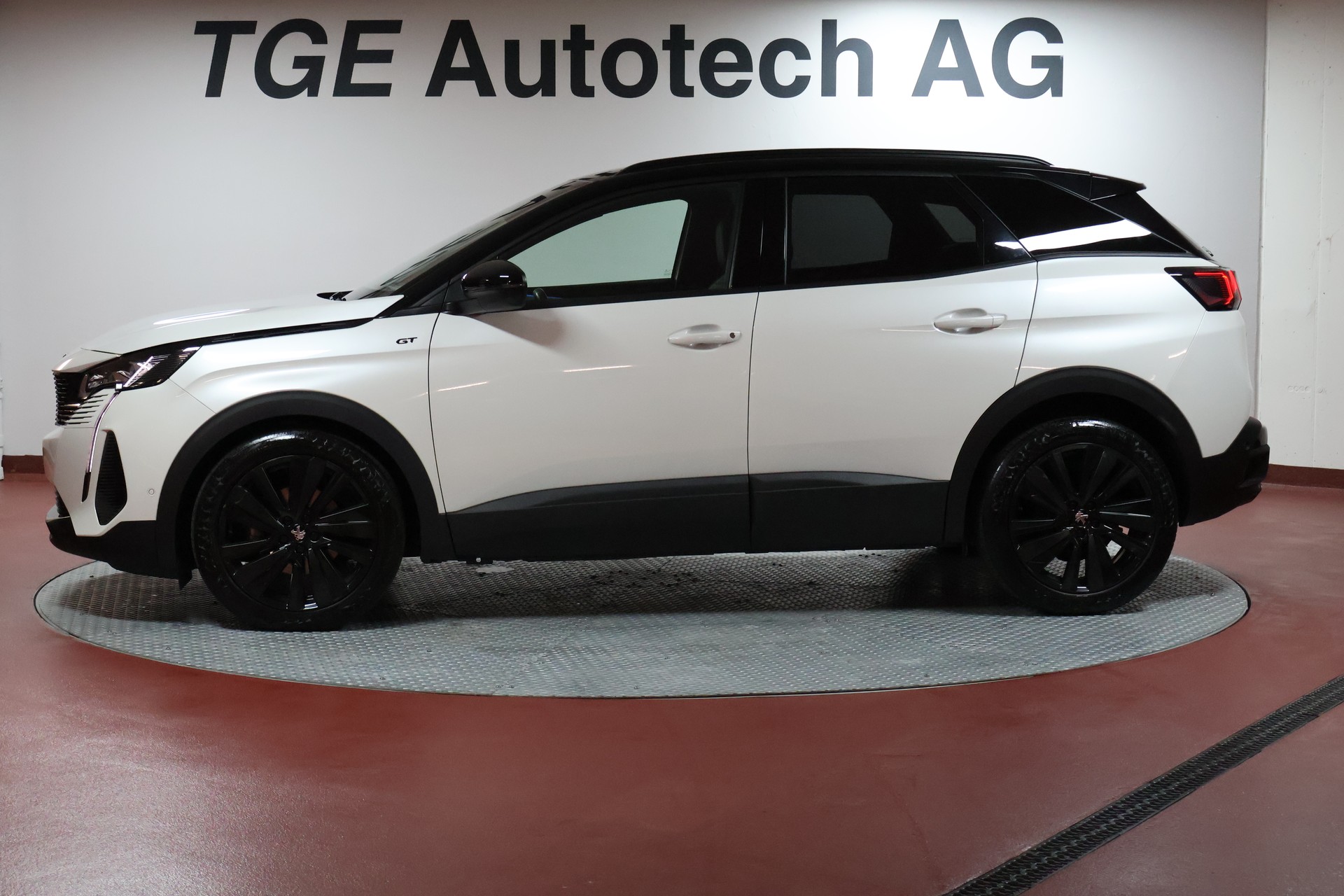 PEUGEOT 3008 1.6 PureTech GT Pack EAT8-image-3