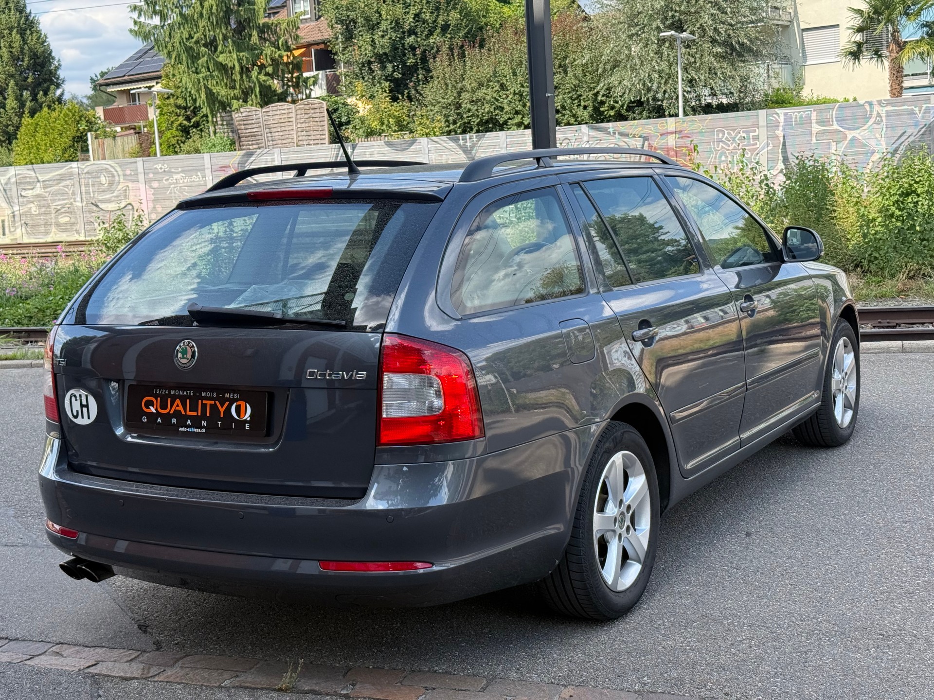 SKODA Octavia Combi 1.4 TSI Ambiente-image-4