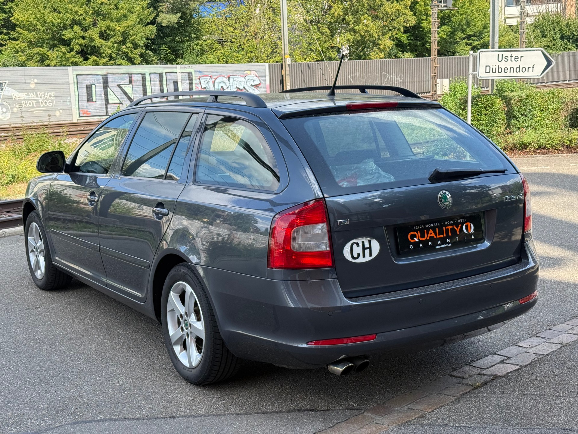 SKODA Octavia Combi 1.4 TSI Ambiente-image-3