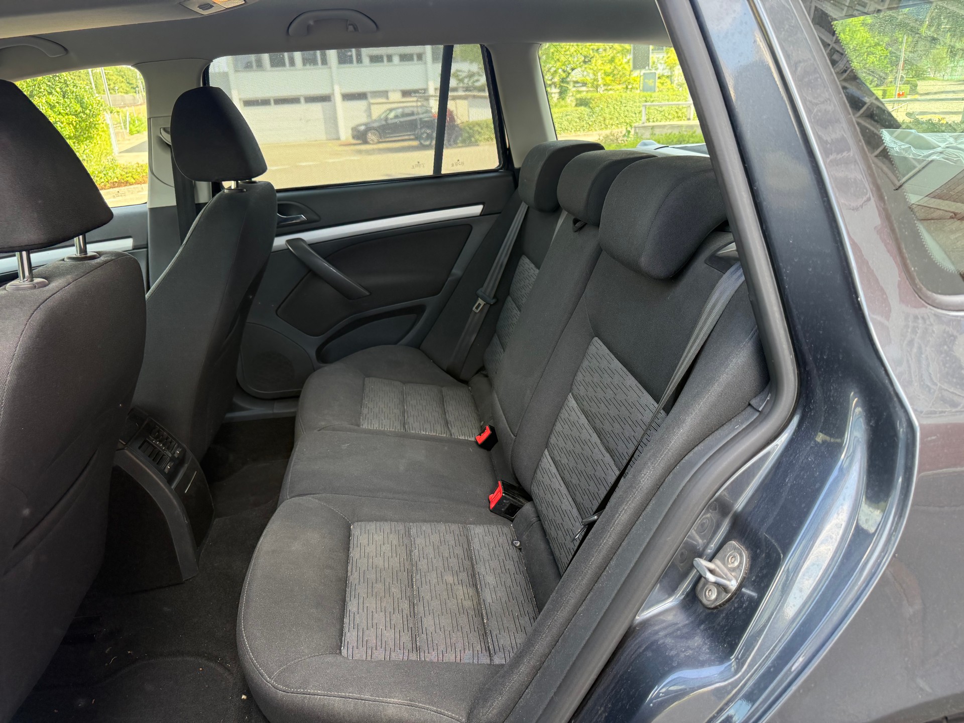 SKODA Octavia Combi 1.4 TSI Ambiente-image-8