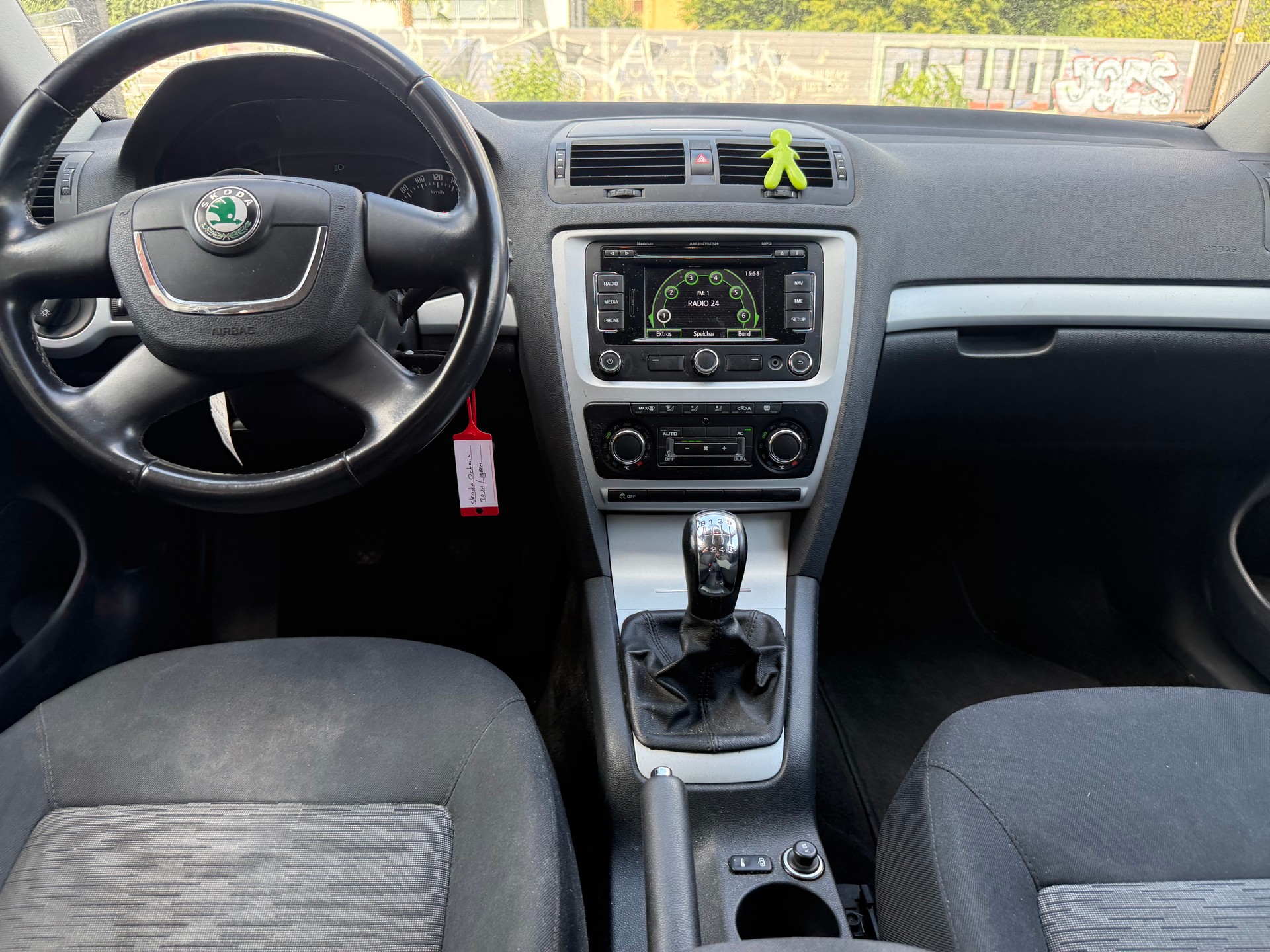 SKODA Octavia Combi 1.4 TSI Ambiente-image-6