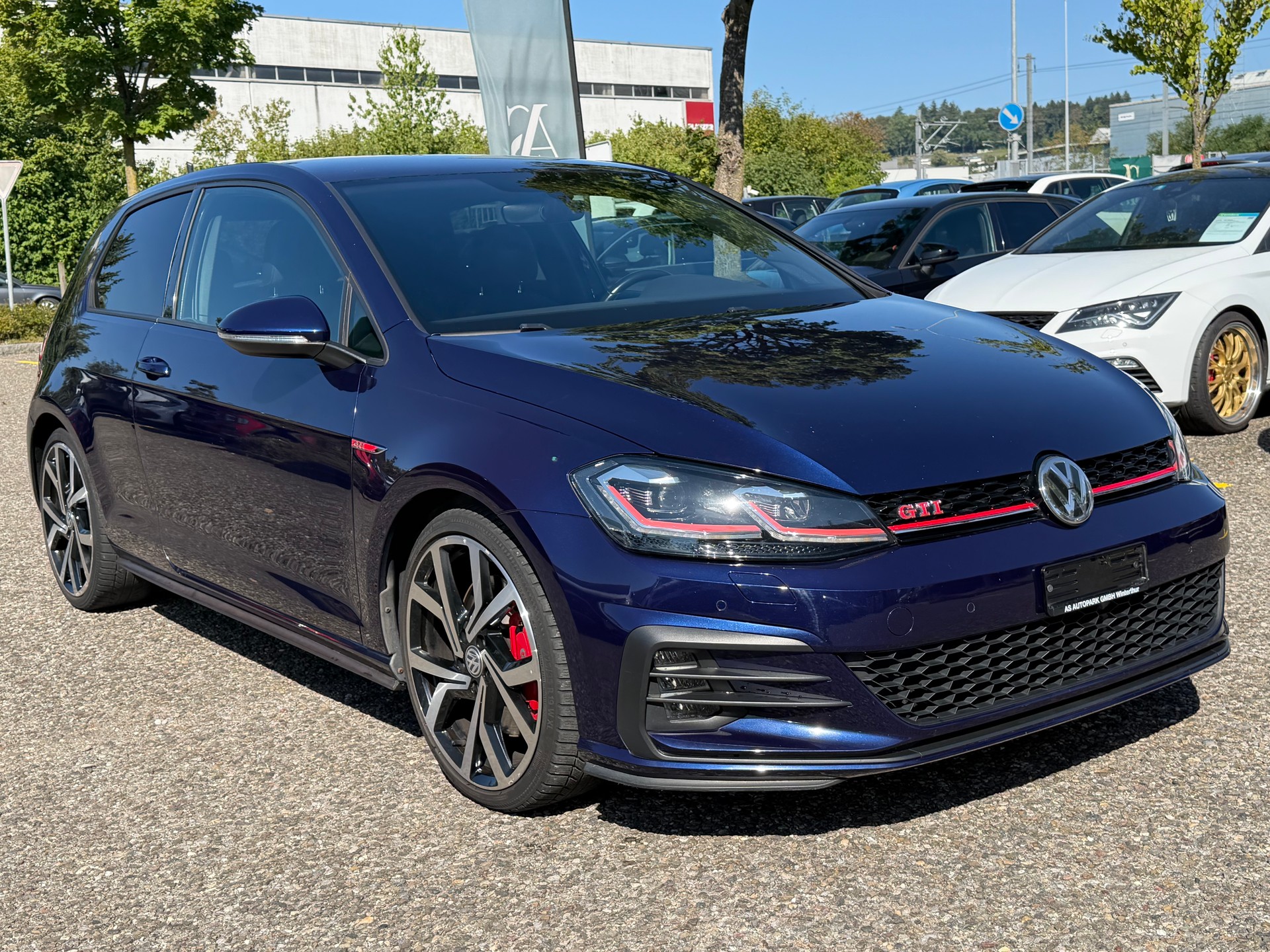 VW Golf 2.0 TSI GTI Performance DSG-image-2