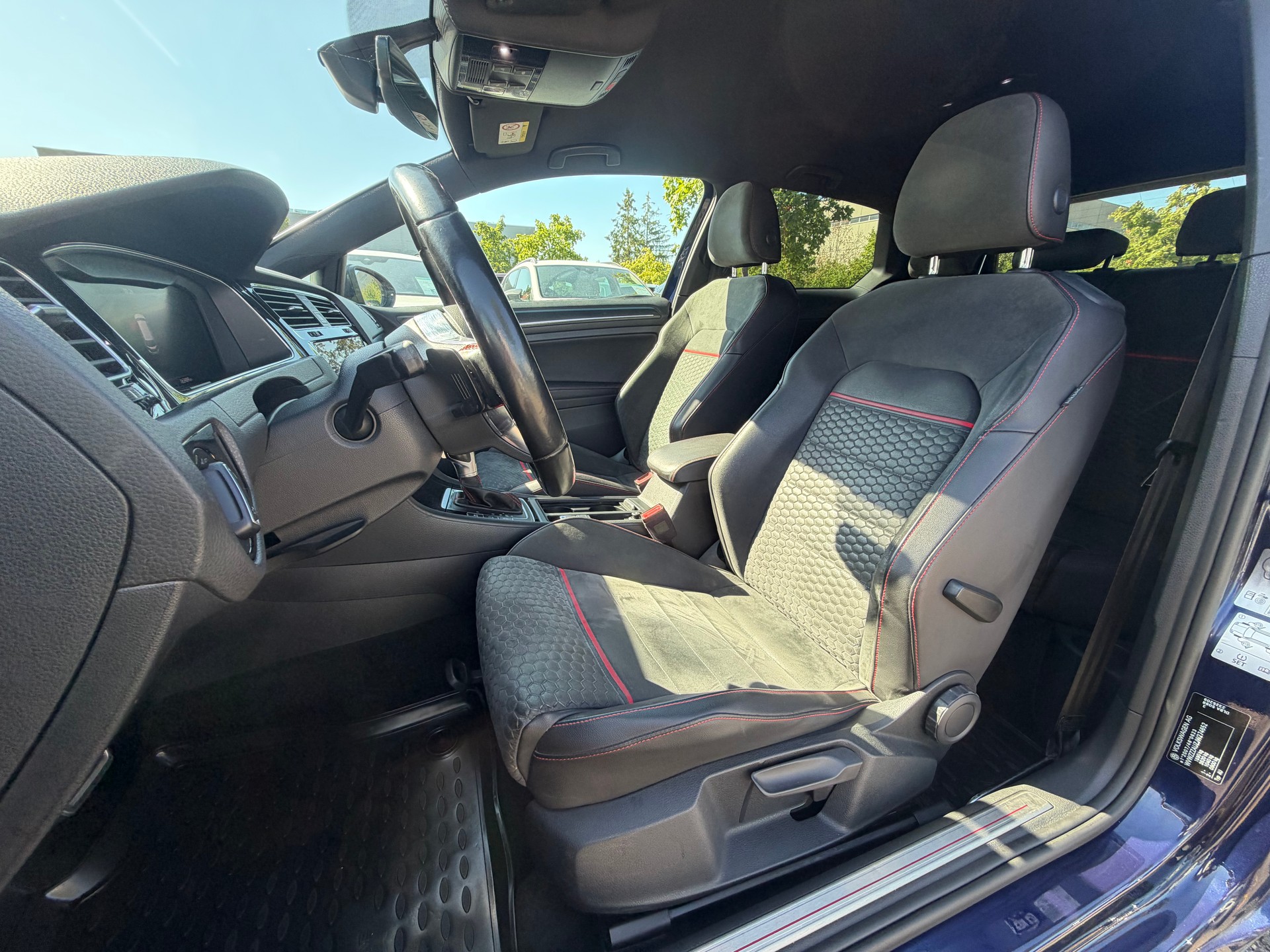 VW Golf 2.0 TSI GTI Performance DSG-image-8