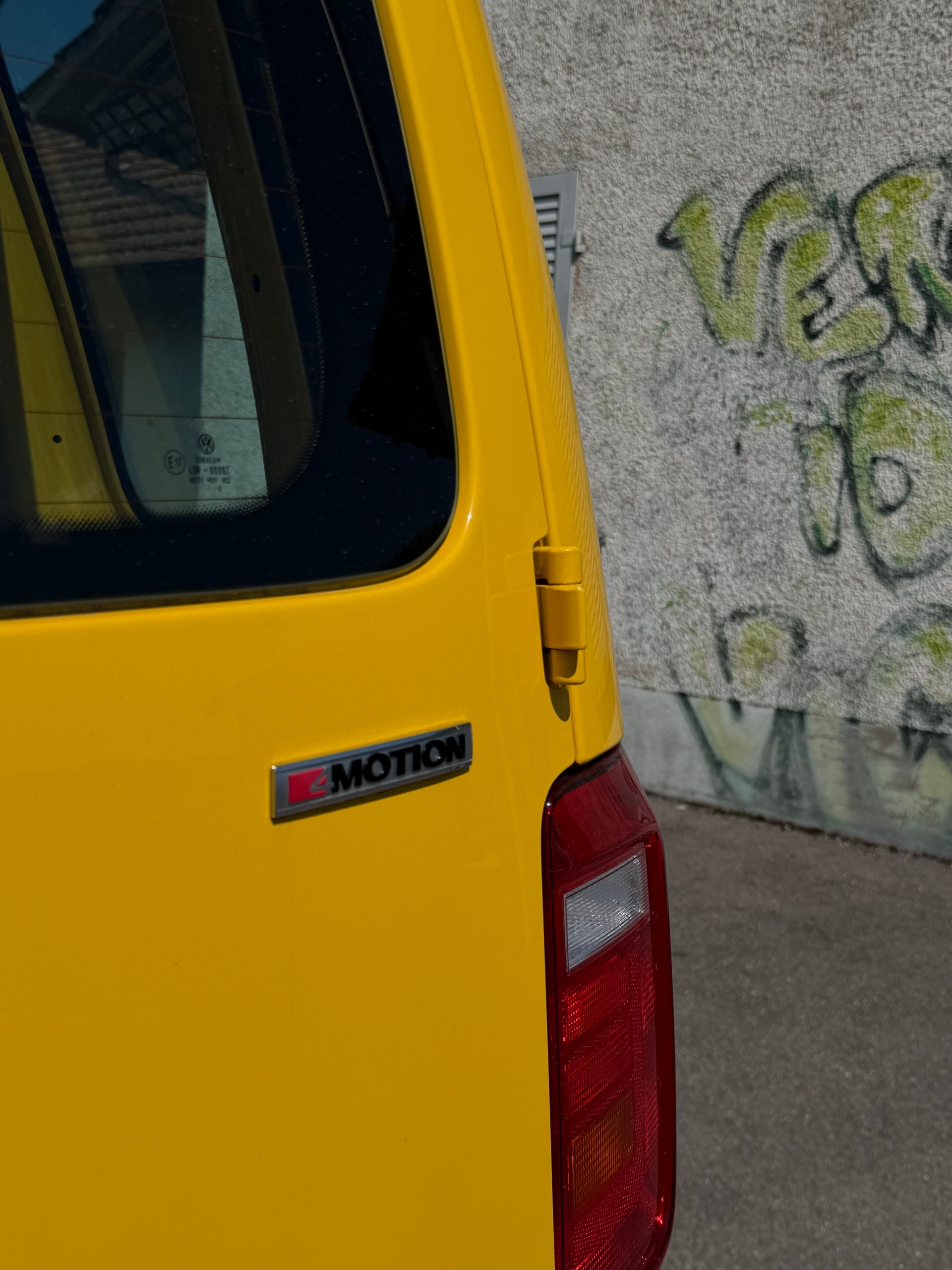 VW Caddy 2.0TDI 4Motion BlueMotion Technology DSG-image-14
