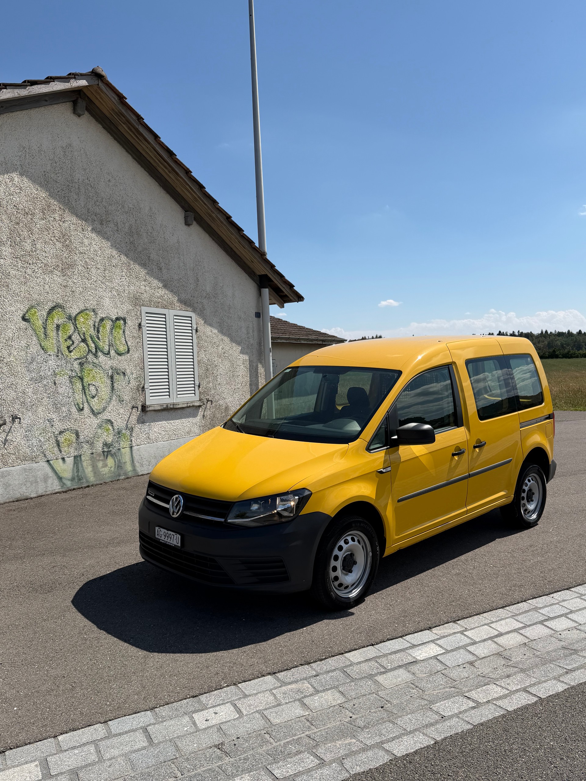 VW Caddy 2.0TDI 4Motion BlueMotion Technology DSG-image-0