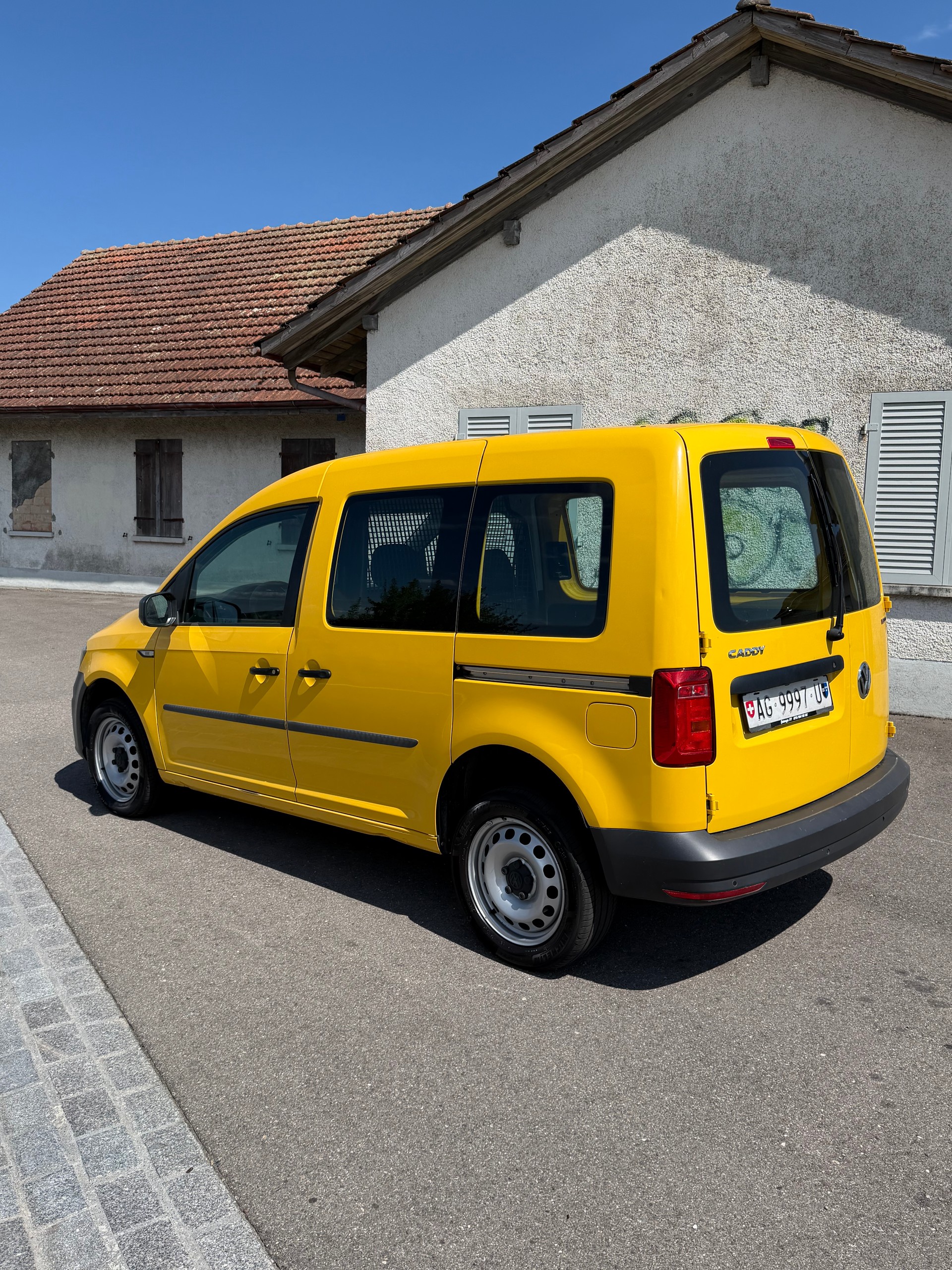 VW Caddy 2.0TDI 4Motion BlueMotion Technology DSG-image-2