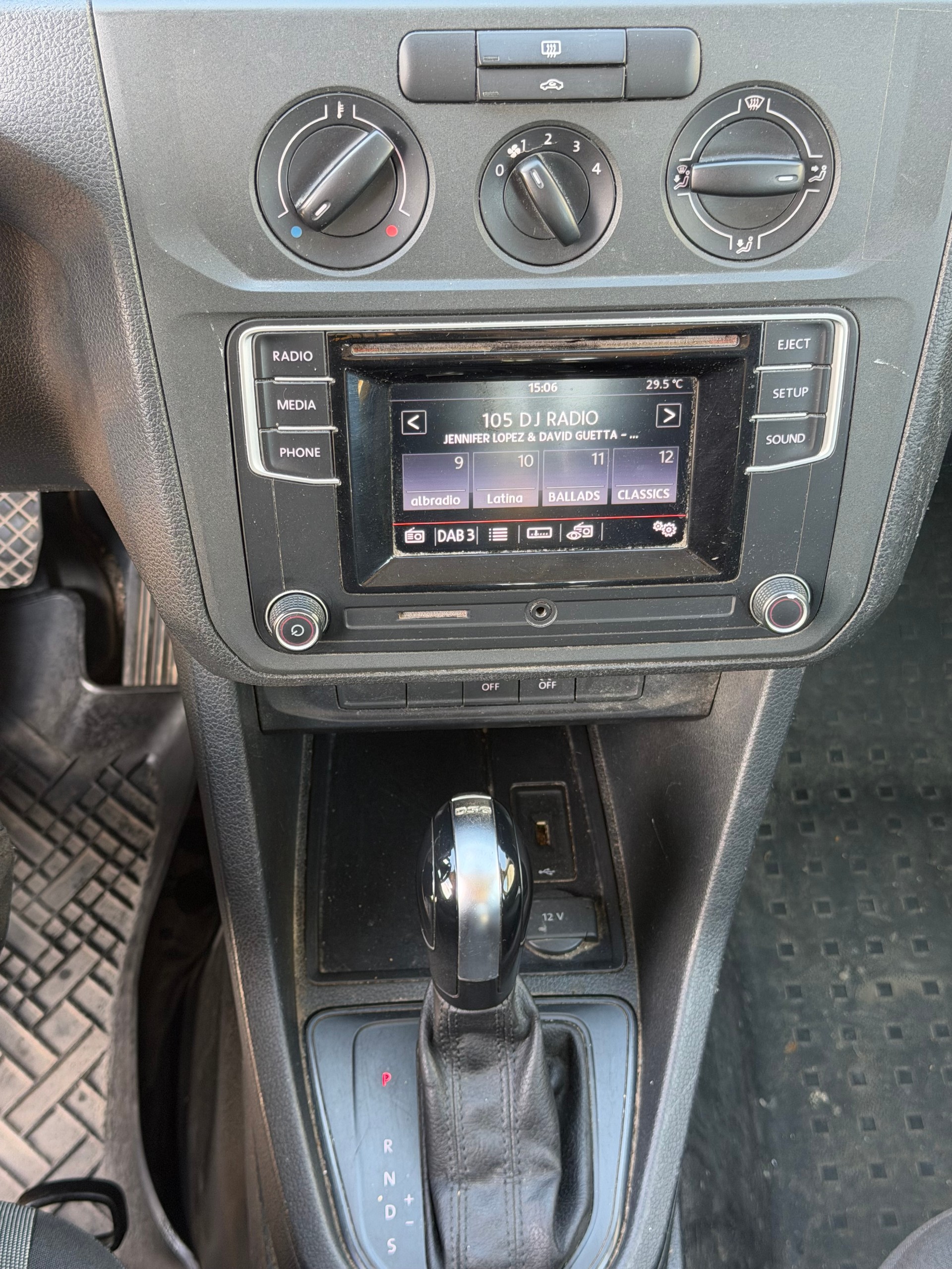 VW Caddy 2.0TDI 4Motion BlueMotion Technology DSG-image-11