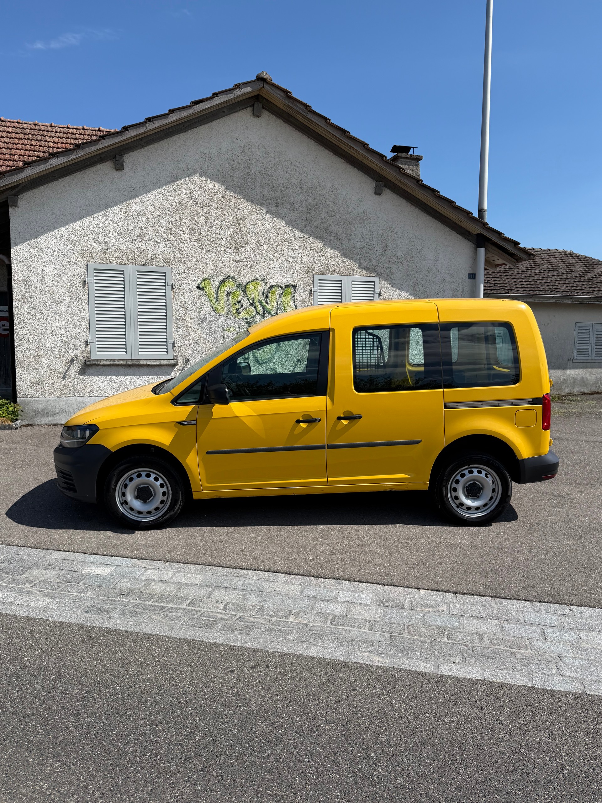 VW Caddy 2.0TDI 4Motion BlueMotion Technology DSG-image-1