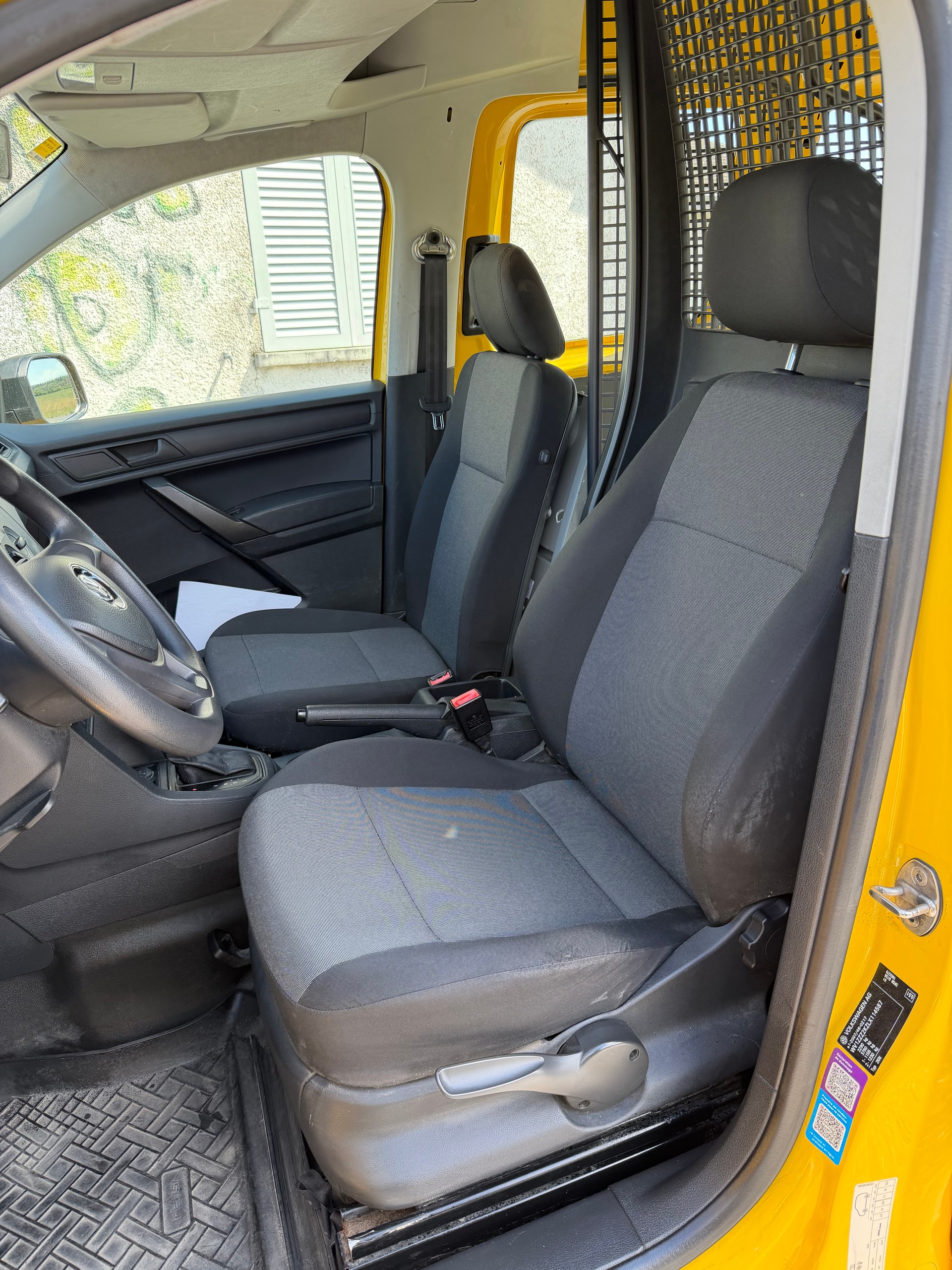 VW Caddy 2.0TDI 4Motion BlueMotion Technology DSG-image-9