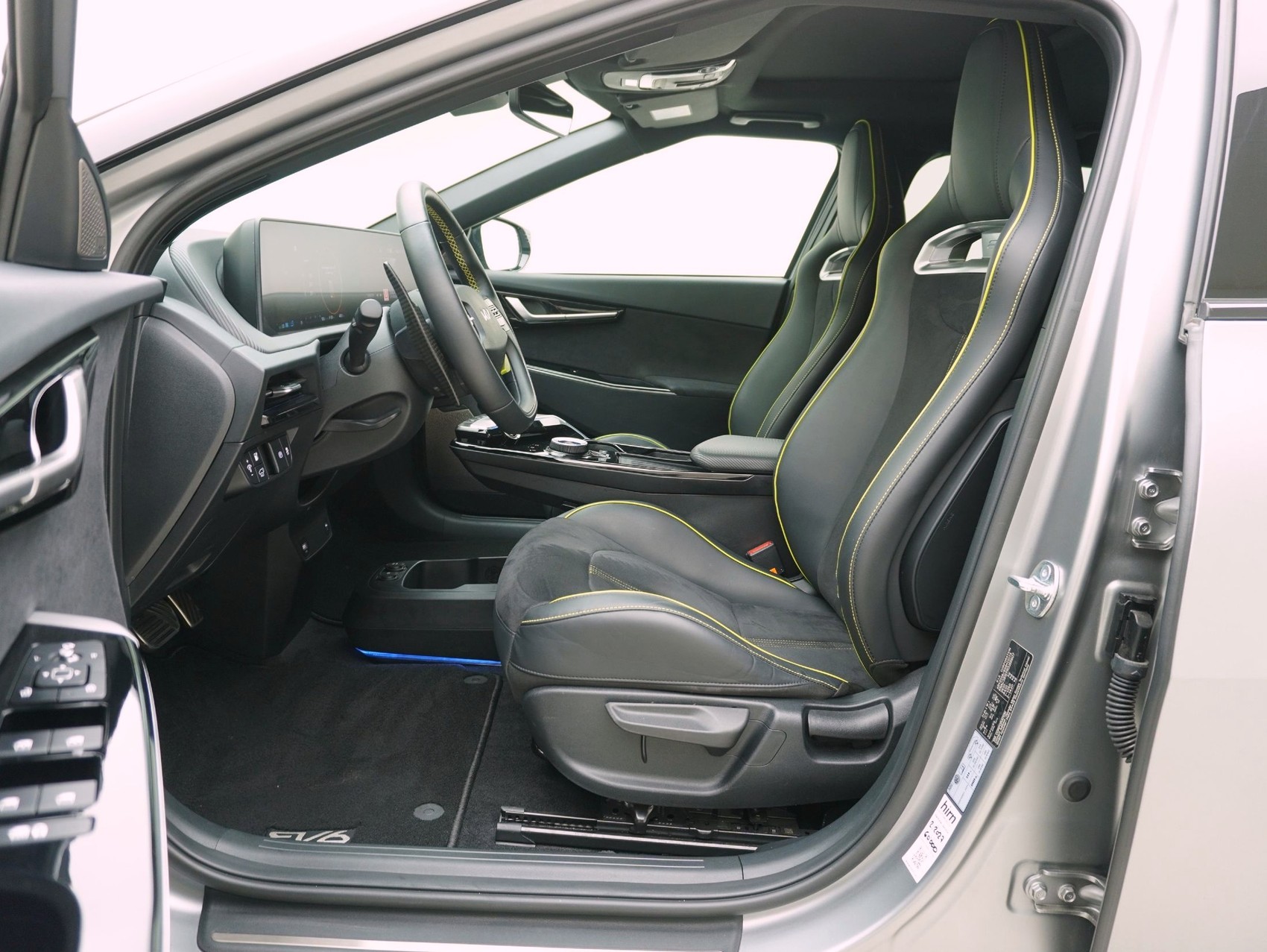 KIA EV6 77 kWh GT 4x4 ** 585 PS **-image-8