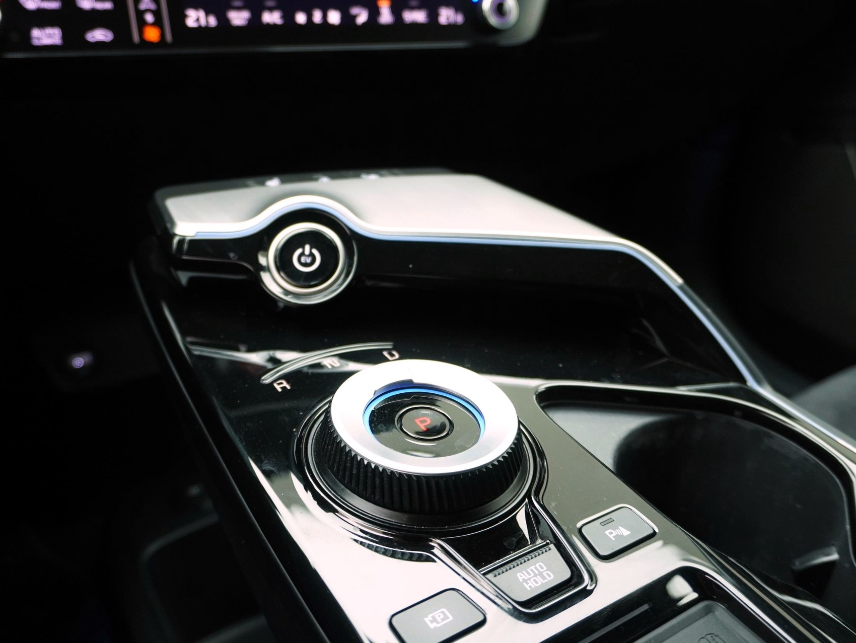 KIA EV6 77 kWh GT 4x4 ** 585 PS **-image-16