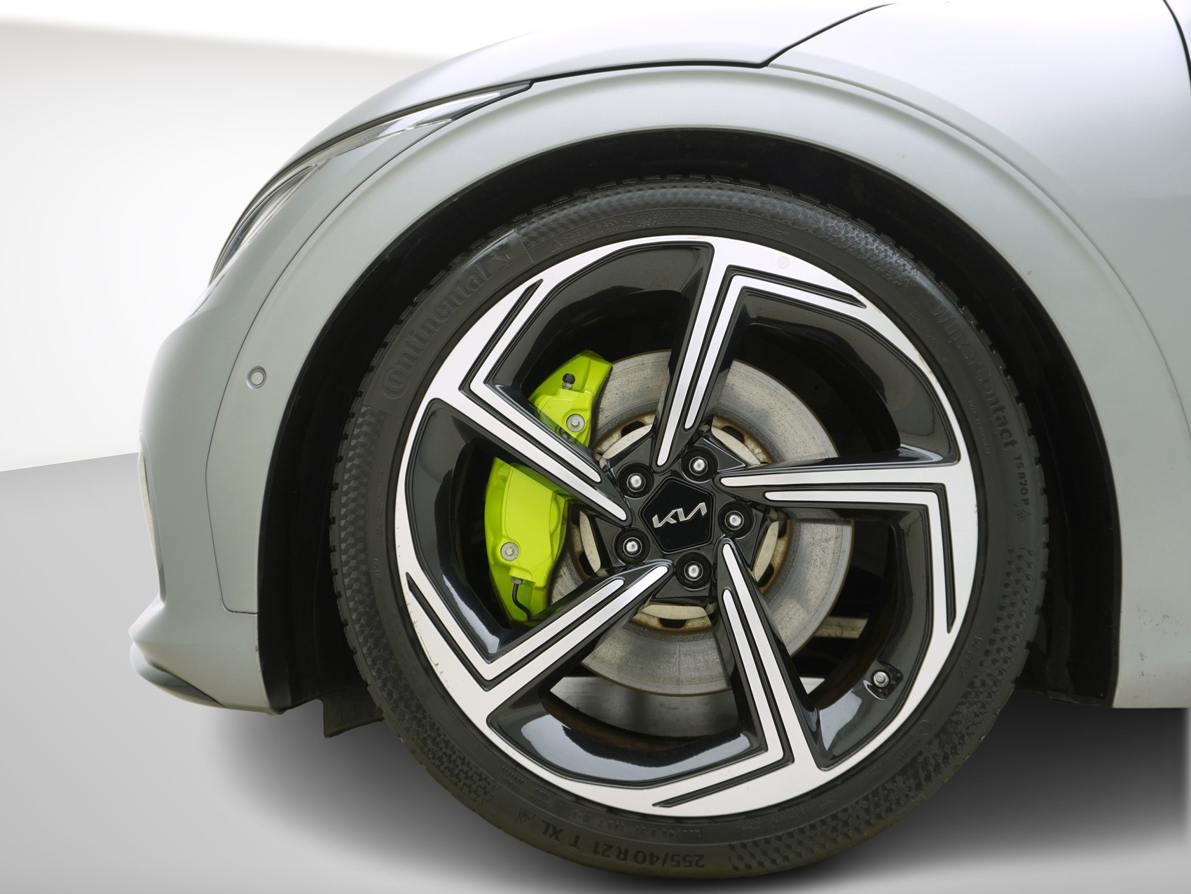 KIA EV6 77 kWh GT 4x4 ** 585 PS **-image-6