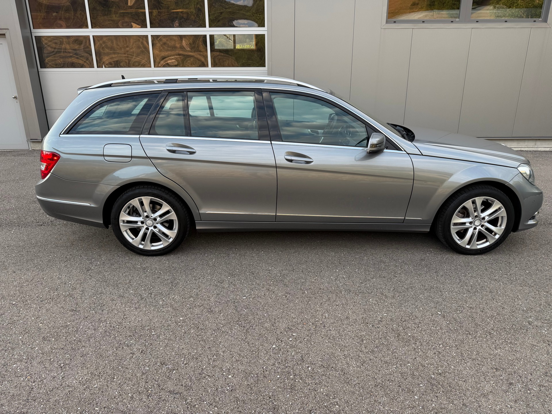 MERCEDES-BENZ C 180 Athletic Edition 7G-Tronic-image-3