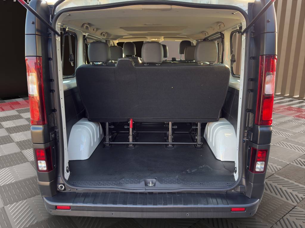 RENAULT Trafic Blue dCi 120 Passenger Life-image-7