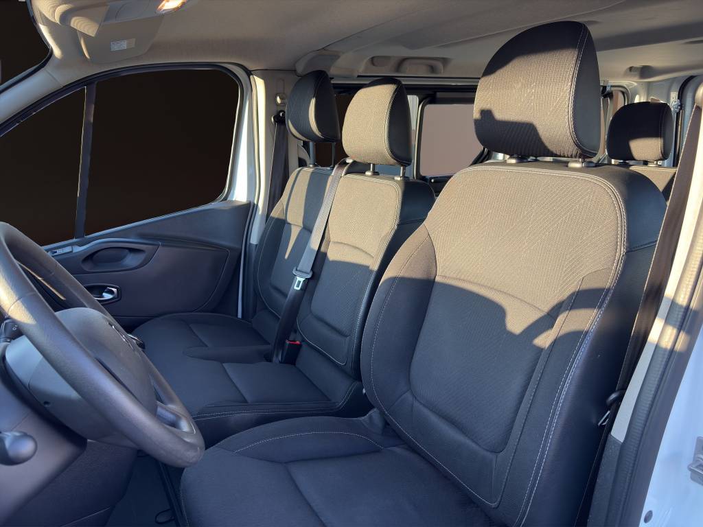 RENAULT Trafic Blue dCi 120 Passenger Life-image-13