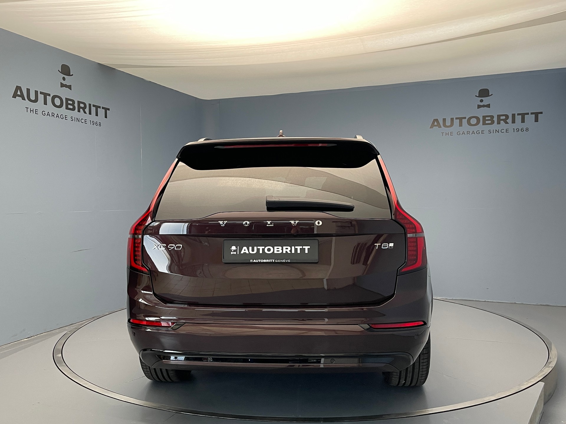 VOLVO XC90 2.0 T8 TE Ultra Dark eAWD-showroom-element-3