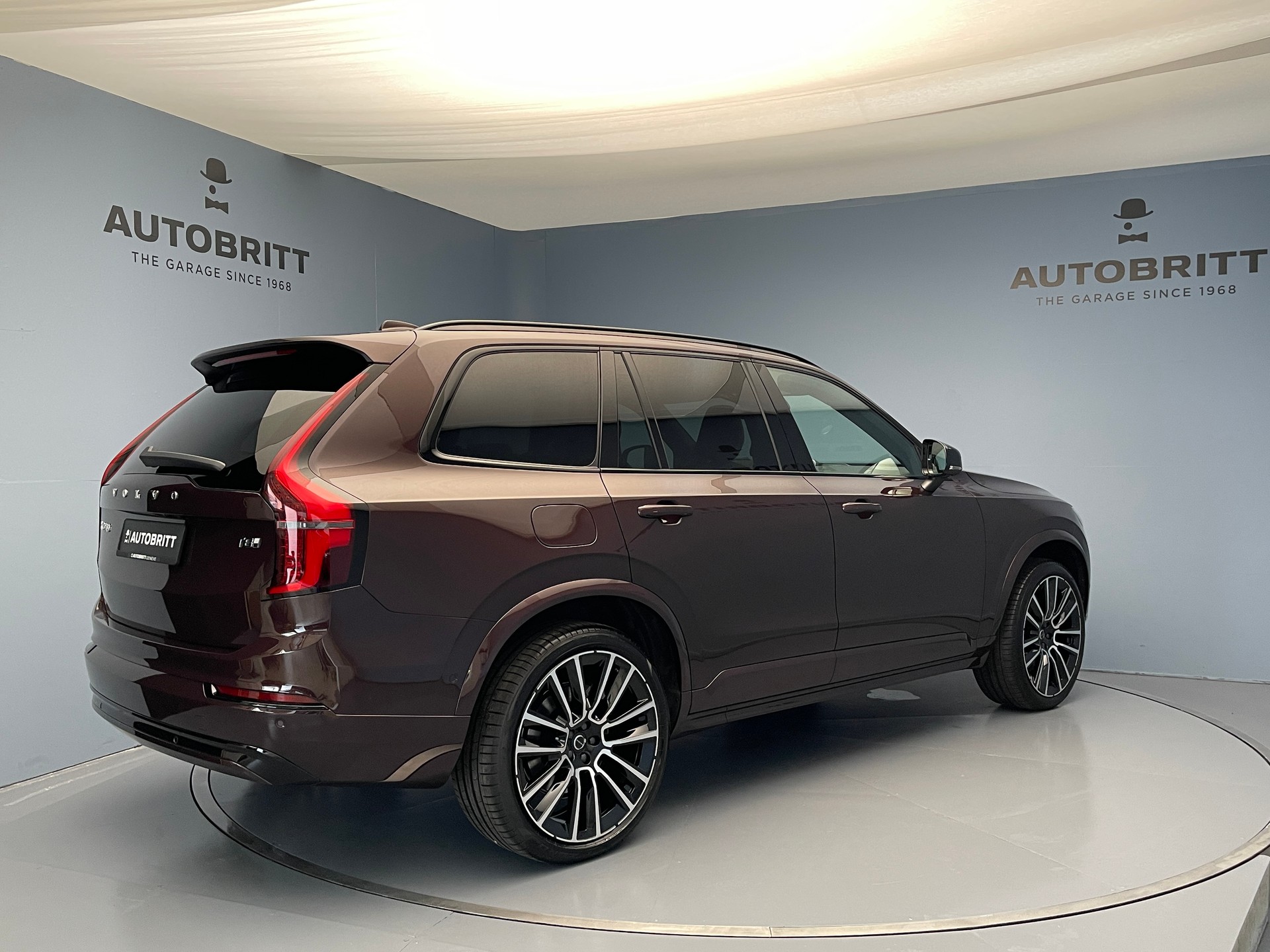 VOLVO XC90 2.0 T8 TE Ultra Dark eAWD-showroom-element-2