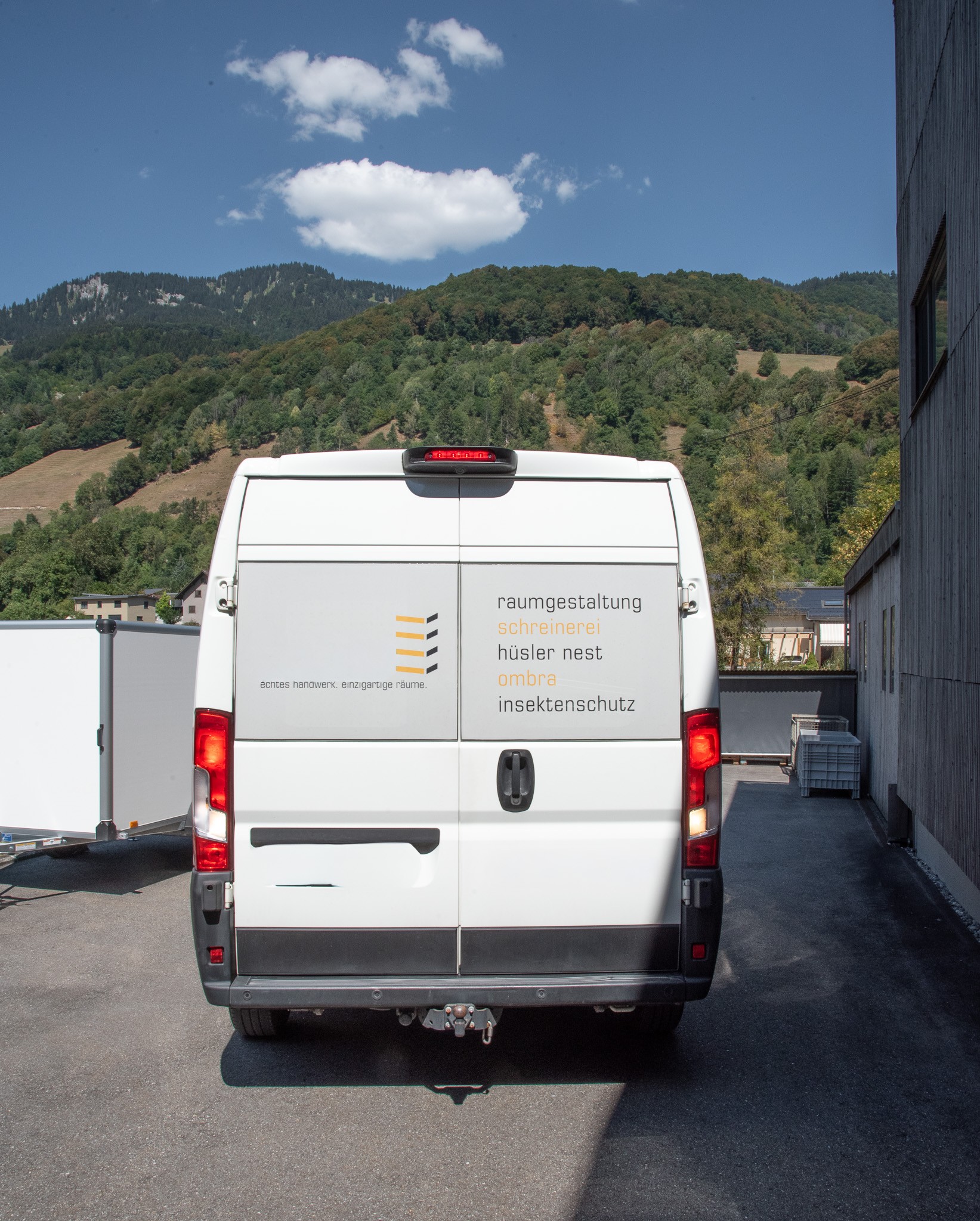 PEUGEOT 2.2 BlueHDi 165 Premium S/S-image-18
