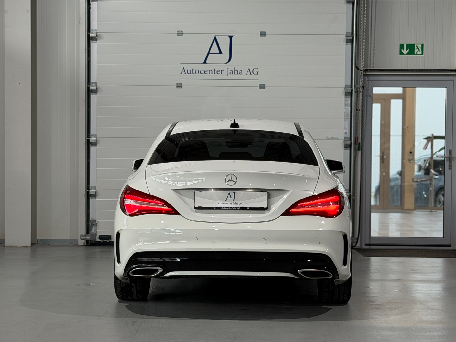 MERCEDES-BENZ CLA 180 AMG Line 7G-DCT-image-13