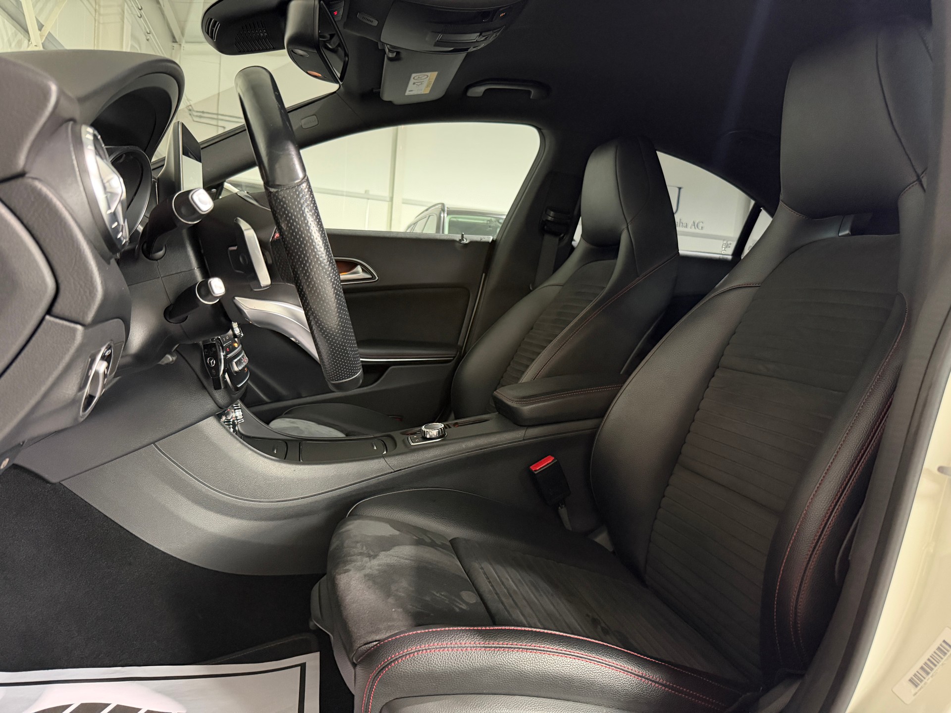MERCEDES-BENZ CLA 180 AMG Line 7G-DCT-image-10