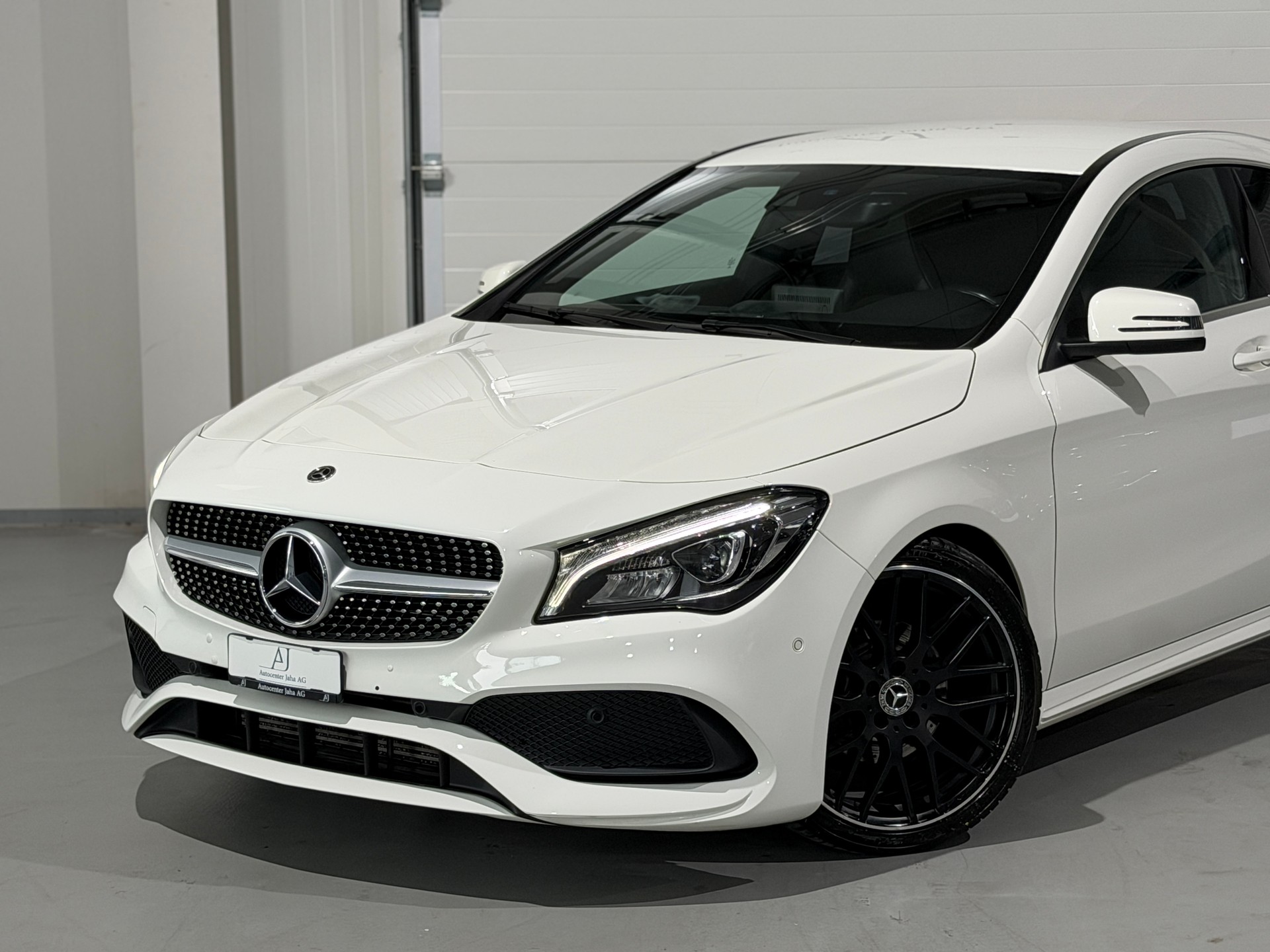 MERCEDES-BENZ CLA 180 AMG Line 7G-DCT-image-1