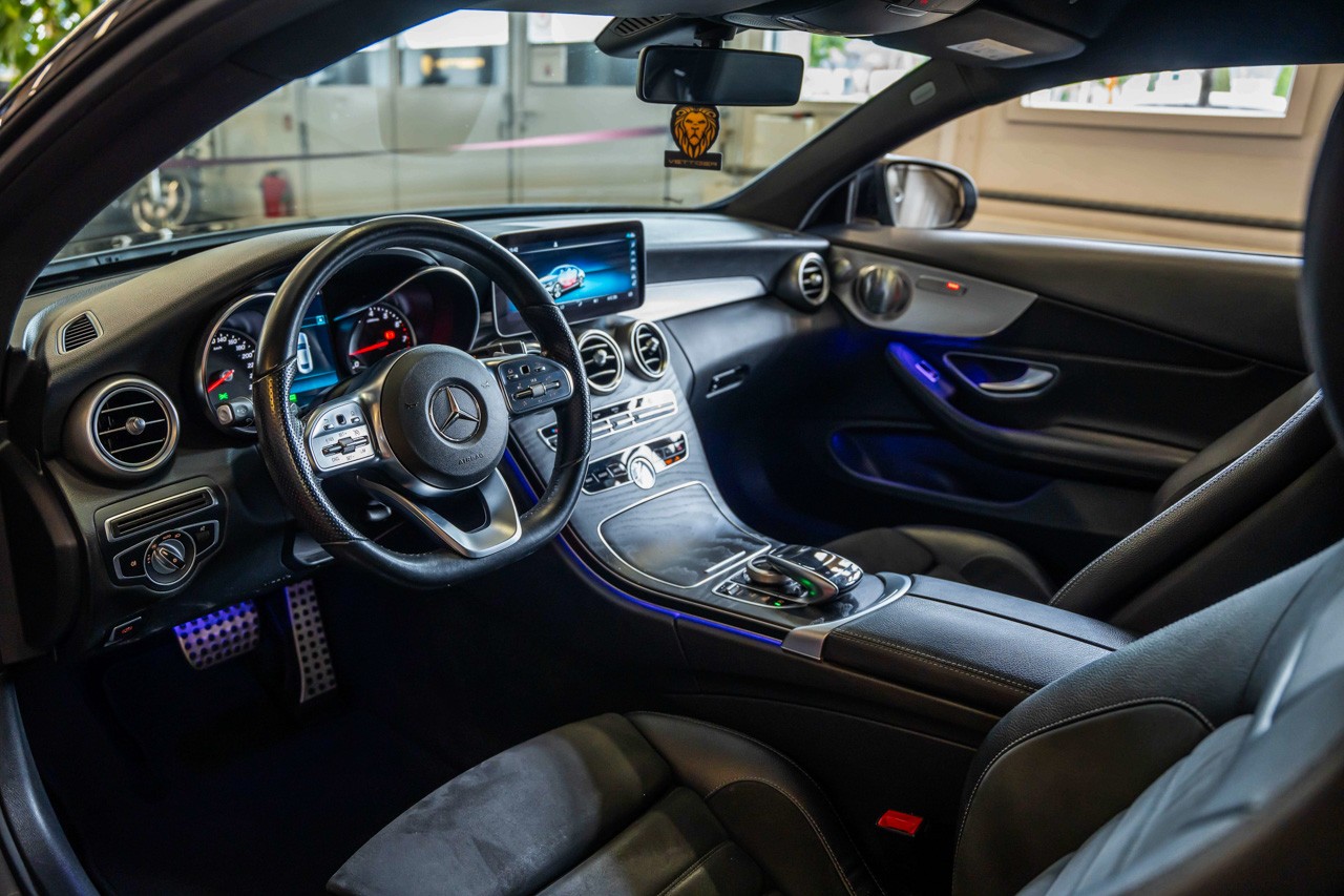 MERCEDES-BENZ C 200 Coupé AMG Line 9G-Tronic-image-12