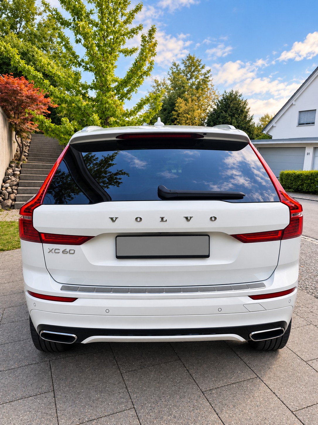 VOLVO 2.0 T5 R-Design AWD-image-3