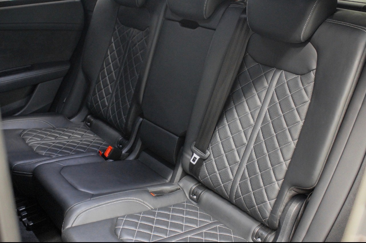 AUDI 4.0 V8 TFSI quattro T-Tronic-image-17