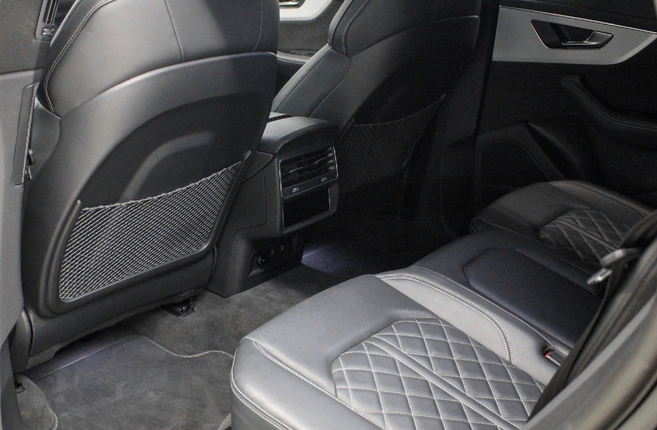 AUDI 4.0 V8 TFSI quattro T-Tronic-image-16