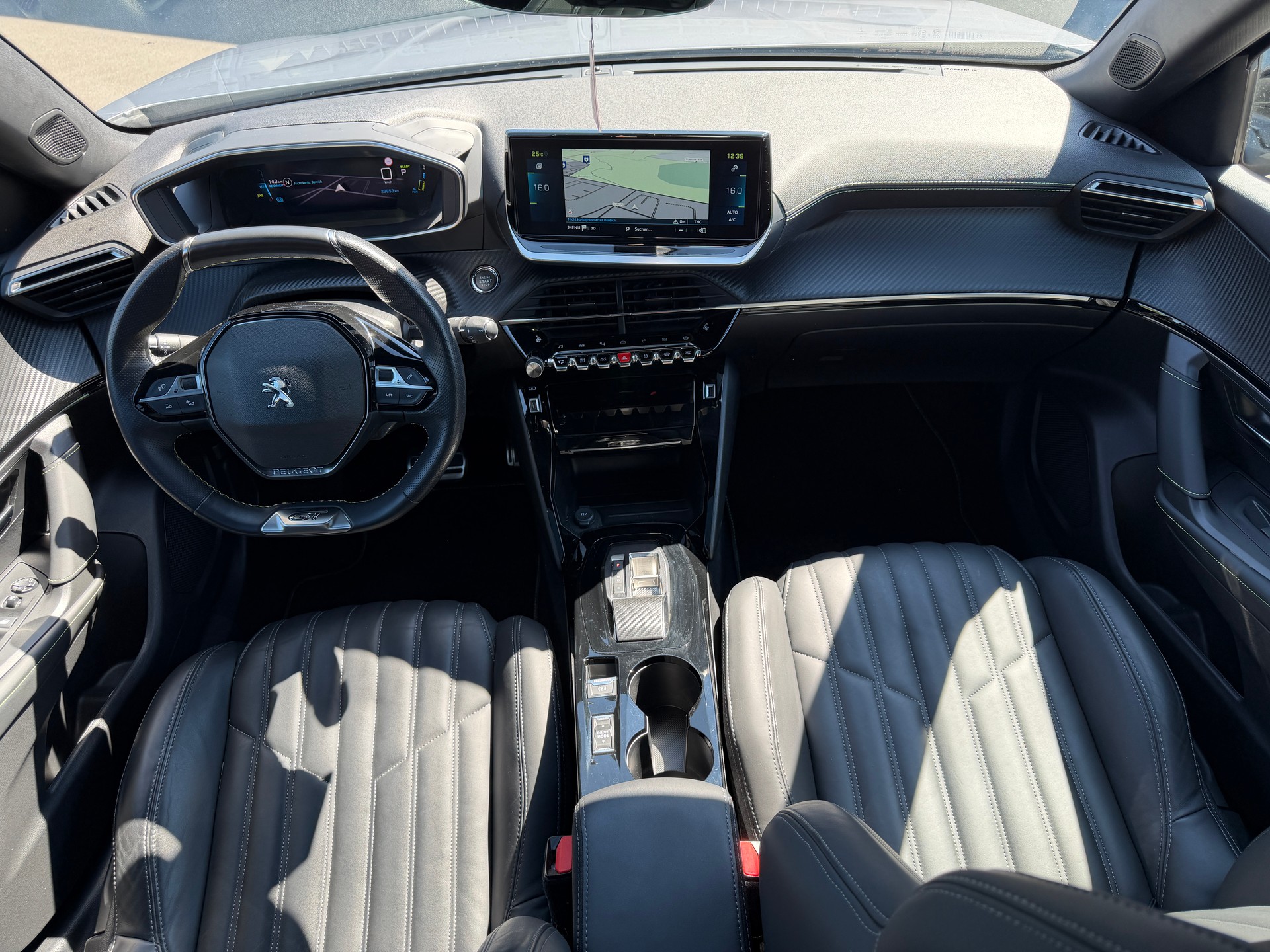 PEUGEOT 2008 e GT Pack-image-5
