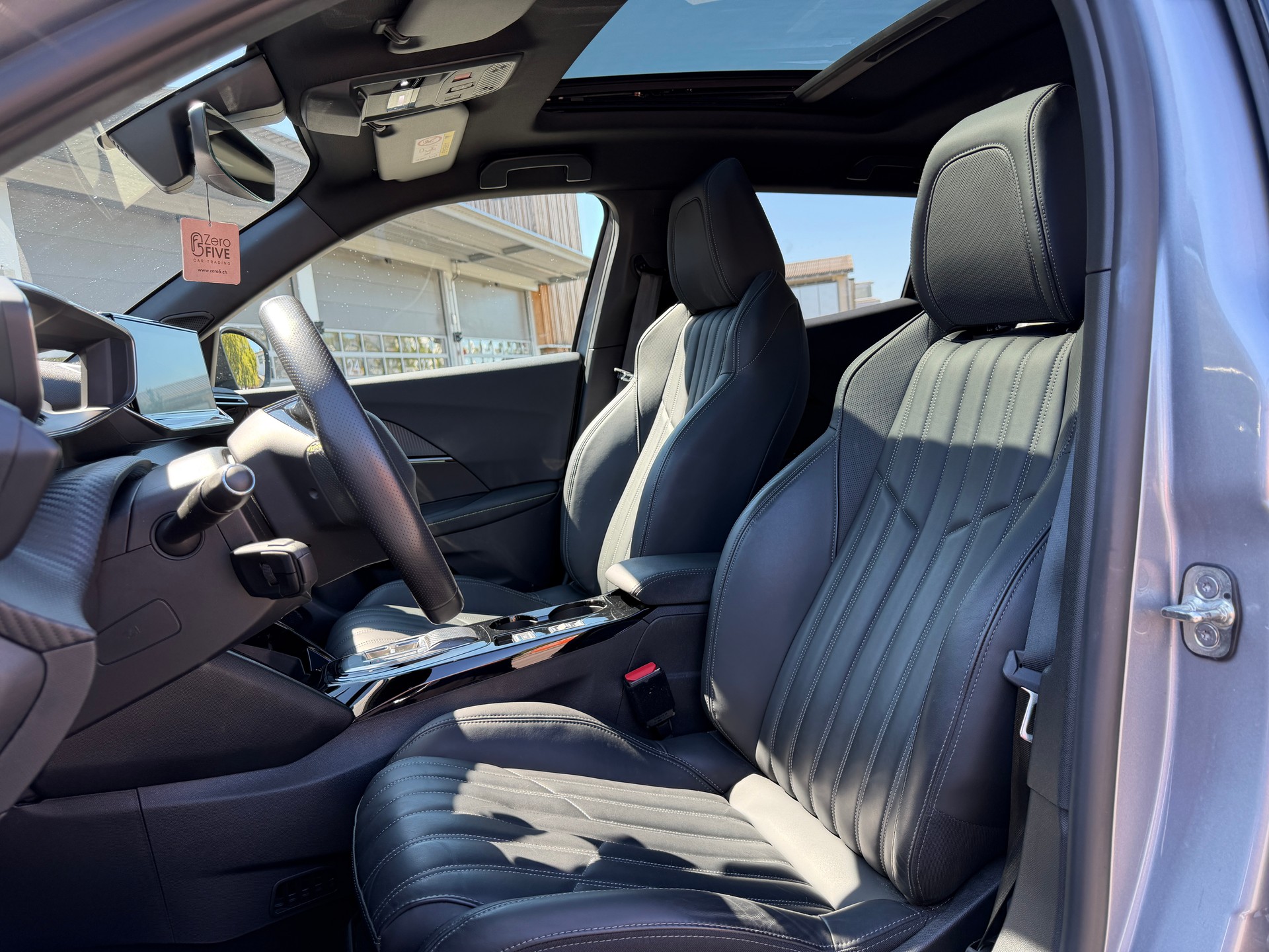 PEUGEOT 2008 e GT Pack-image-6